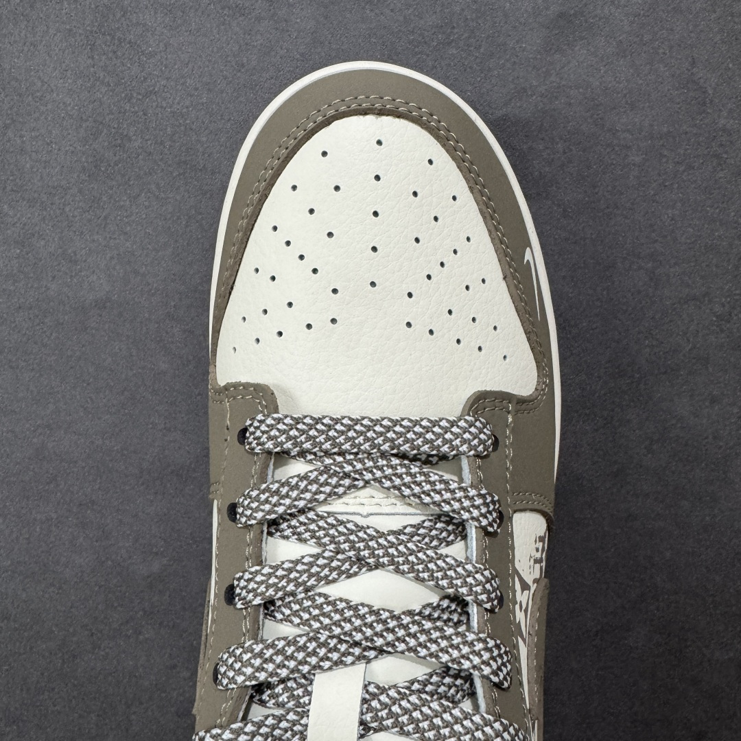 图片[8]-【定制版】Nike SB Dunk Low 联名 奶茶米白 高端定制 低帮休闲板鞋 XD1588-239  #定制鞋盒 大厂纯原品质出货 超高清洁度 皮料切割干净无任何毛边 细节完美   尺码：36 36.5 37.5 38 38.5 39 40 40.5 41 42 42.5 43 44 44.5 45 编码：HXSB330340-选品中心
