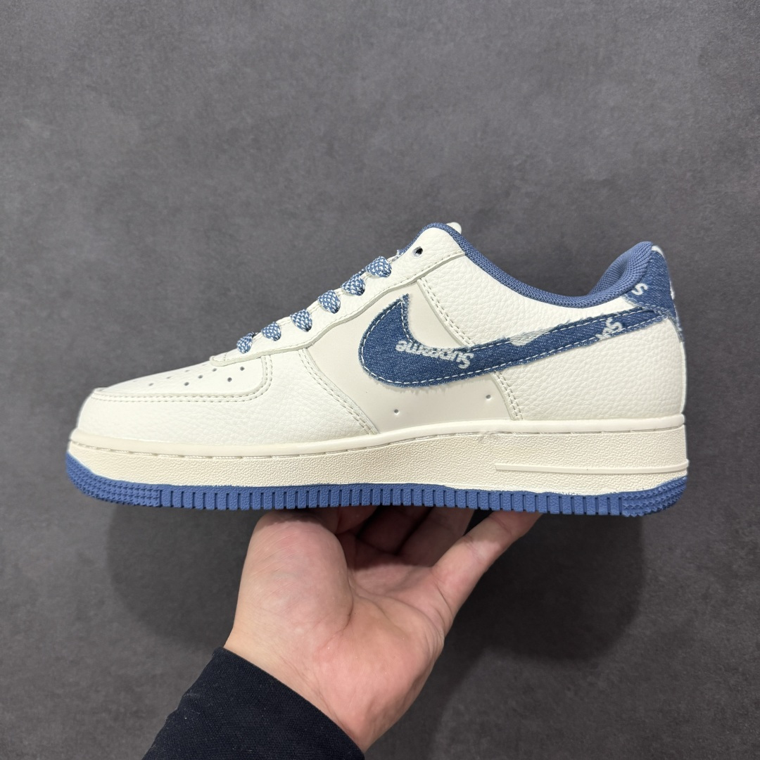 图片[2]-【定制版】Nike Air Force 1 \’07 Low “Supreme联名——牛仔米蓝四勾”空军一号 高端定制 低帮 运动鞋 休闲鞋 折边针车 工艺难度大 原楦头原纸板 原装鞋盒 定制五金配件 内置全掌气垫 原厂鞋底 货号：QW5606-263 尺码：36 36.5 37.5 38 38.5 39 40 40.5 41 42 42.5 43 44 44.5 45 编码： HXSB310320-选品中心