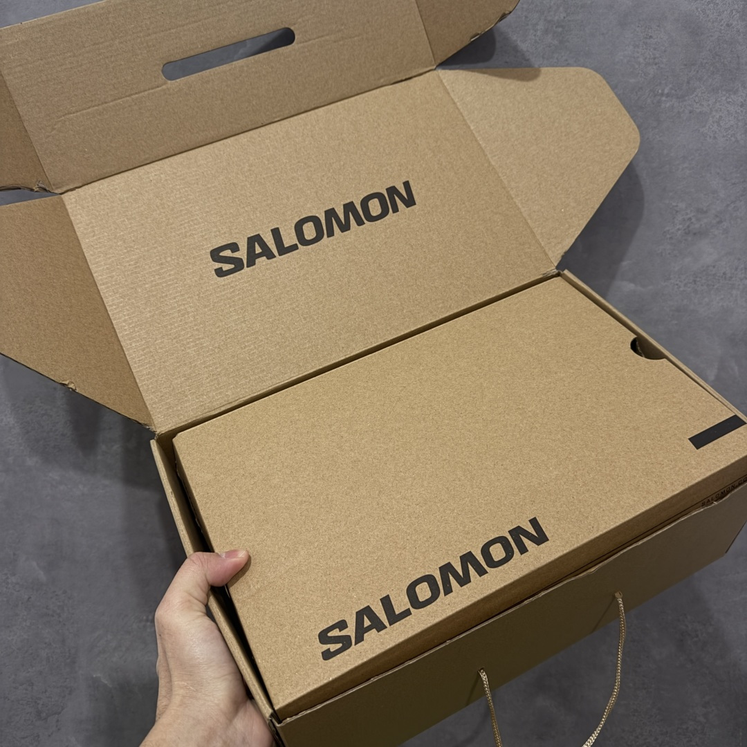 图片[12]-【GOAT纯原版】SALOMON 萨洛蒙 XA PRO 3D 户外运动 网布减震防滑透气 低帮跑步鞋 男女同款绿棕色 马毛 马年限定477974 全新品质 巅峰之作 所有配色均购物原版拆解1：1开发 原材料打造 非市场公版便宜货 私模大底 清洁度比市场所有版本都高 全套原纸板楦头开发 原厂网布配套 确保原汁原味 完美呈现版型 原档数据独家私模五层组合大底 男女鞋同步官方开发至47 原装Ortholite轻量化鞋垫 中底布带钢印编号 原厂TPU锁扣 进口港宝加持 后跟自然饱满 还原公司包裹性 鞋面采用SENSIFT贴合技术 全方位贴合包裹脚型 鞋跟部鞋底牵引设计 提供强大的抓地性能 更适应野外崎岖不平的道路 其3D ADVANCED CHASSIS底盘 材料轻量大化 钉齿设计更具稳定性 防护性 鞋底易磨损区运用CONTAGRIP高耐磨材料 应对城市硬质路面长距离跑考验 尺码：36 36.5 37.5 38 38.5 39 40 40.5 41 42 42.5 43 44 45 46 47-选品中心