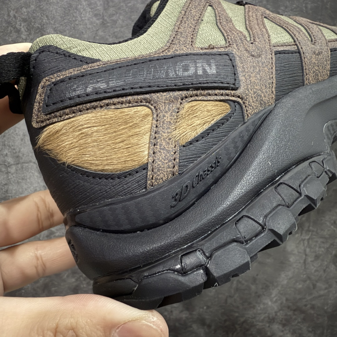 图片[3]-【GOAT纯原版】SALOMON 萨洛蒙 XA PRO 3D 户外运动 网布减震防滑透气 低帮跑步鞋 男女同款绿棕色 马毛 马年限定477974 全新品质 巅峰之作 所有配色均购物原版拆解1：1开发 原材料打造 非市场公版便宜货 私模大底 清洁度比市场所有版本都高 全套原纸板楦头开发 原厂网布配套 确保原汁原味 完美呈现版型 原档数据独家私模五层组合大底 男女鞋同步官方开发至47 原装Ortholite轻量化鞋垫 中底布带钢印编号 原厂TPU锁扣 进口港宝加持 后跟自然饱满 还原公司包裹性 鞋面采用SENSIFT贴合技术 全方位贴合包裹脚型 鞋跟部鞋底牵引设计 提供强大的抓地性能 更适应野外崎岖不平的道路 其3D ADVANCED CHASSIS底盘 材料轻量大化 钉齿设计更具稳定性 防护性 鞋底易磨损区运用CONTAGRIP高耐磨材料 应对城市硬质路面长距离跑考验 尺码：36 36.5 37.5 38 38.5 39 40 40.5 41 42 42.5 43 44 45 46 47-选品中心