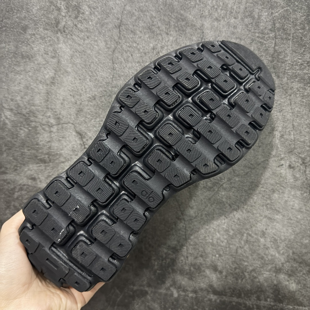 【纯原】alo yoga Alo Runner 舒适百搭防滑透气 低帮跑步鞋 涂鸦原版开发 独家私模打造