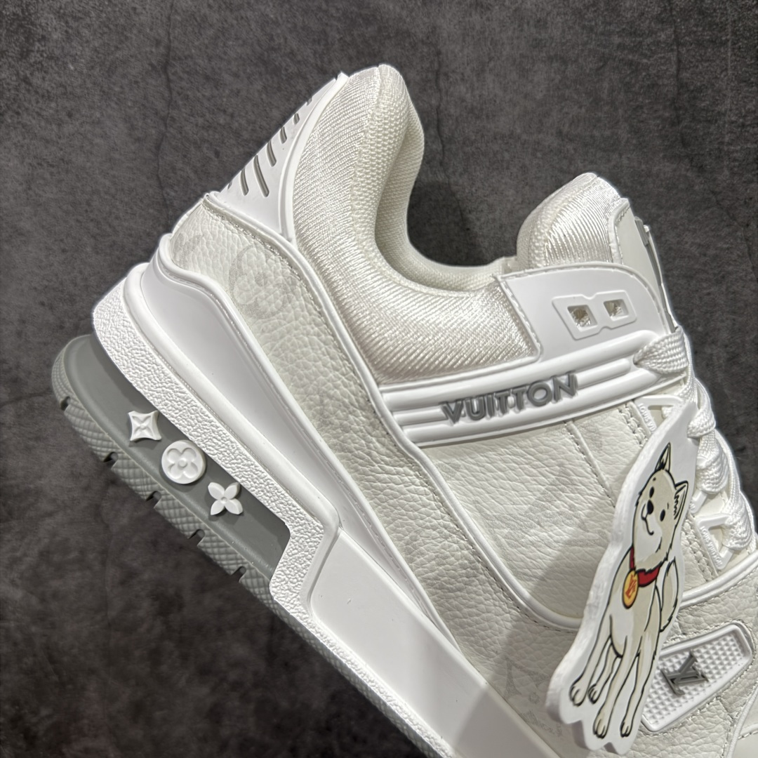 图片[7]-【莞产YS版本】Louis Vuitton Trainer lv时装走秀运动鞋 完美鞋型超高的清洁度 零毛边线头瑕疵 全套原楦原纸版原鞋开模 全网最具灵魂的版型 正确原装黄色鞋盒 正确中底印花 鞋面印花3D高频深度立体 全鞋电脑针车 紧密相连 针距密度一致 环保乳胶注塑鞋垫 厚度脚感还原原版 皮面裁剪部位 统一油边封口工艺 原装橡胶大底含胶量大底组合零偏差 专柜全套包装 防尘袋 说明书 质保卡 男女鞋 尺码： 35 36 37 38 39 40 41 42 43 44 45-选品中心