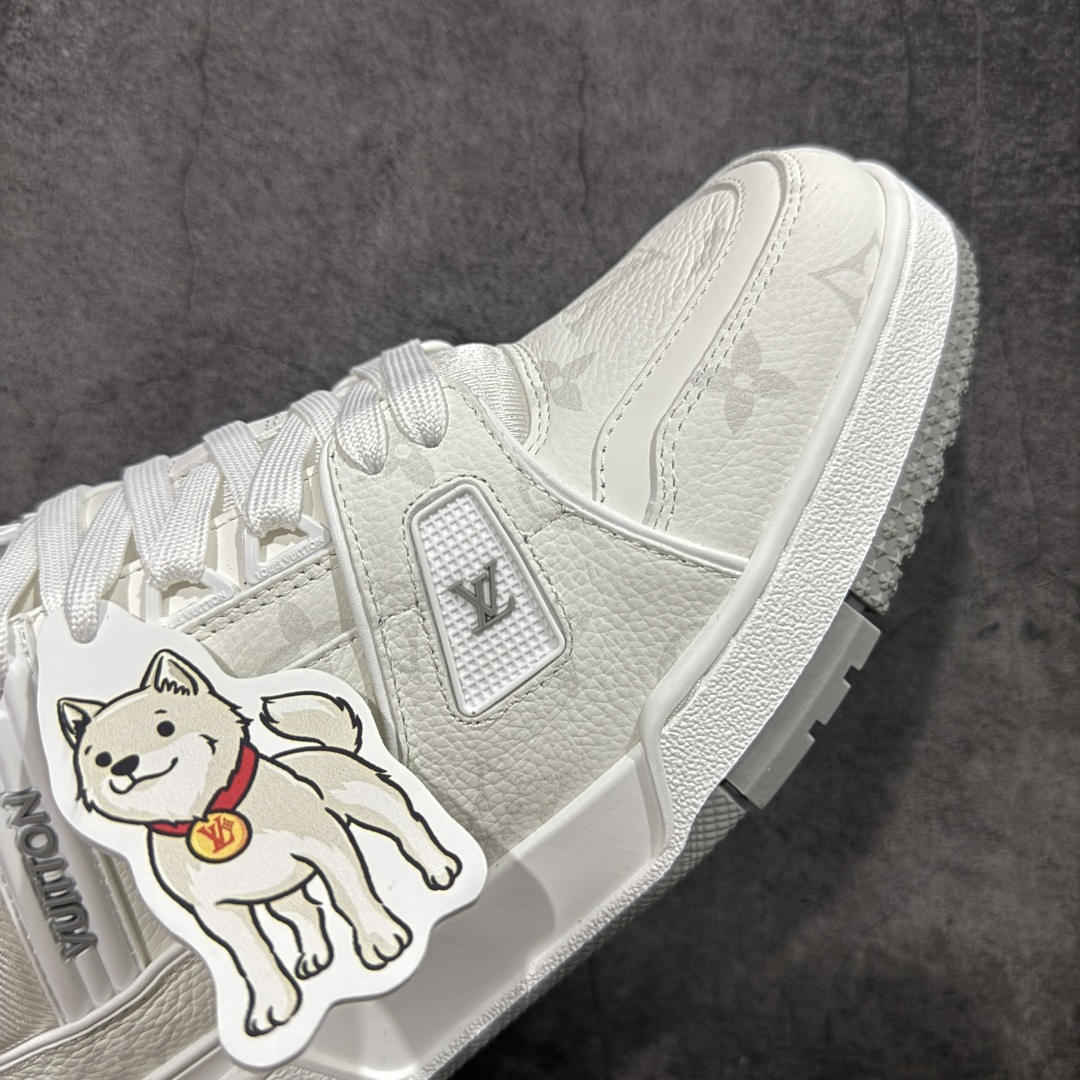 图片[6]-【莞产YS版本】Louis Vuitton Trainer lv时装走秀运动鞋 完美鞋型超高的清洁度 零毛边线头瑕疵 全套原楦原纸版原鞋开模 全网最具灵魂的版型 正确原装黄色鞋盒 正确中底印花 鞋面印花3D高频深度立体 全鞋电脑针车 紧密相连 针距密度一致 环保乳胶注塑鞋垫 厚度脚感还原原版 皮面裁剪部位 统一油边封口工艺 原装橡胶大底含胶量大底组合零偏差 专柜全套包装 防尘袋 说明书 质保卡 男女鞋 尺码： 35 36 37 38 39 40 41 42 43 44 45-选品中心