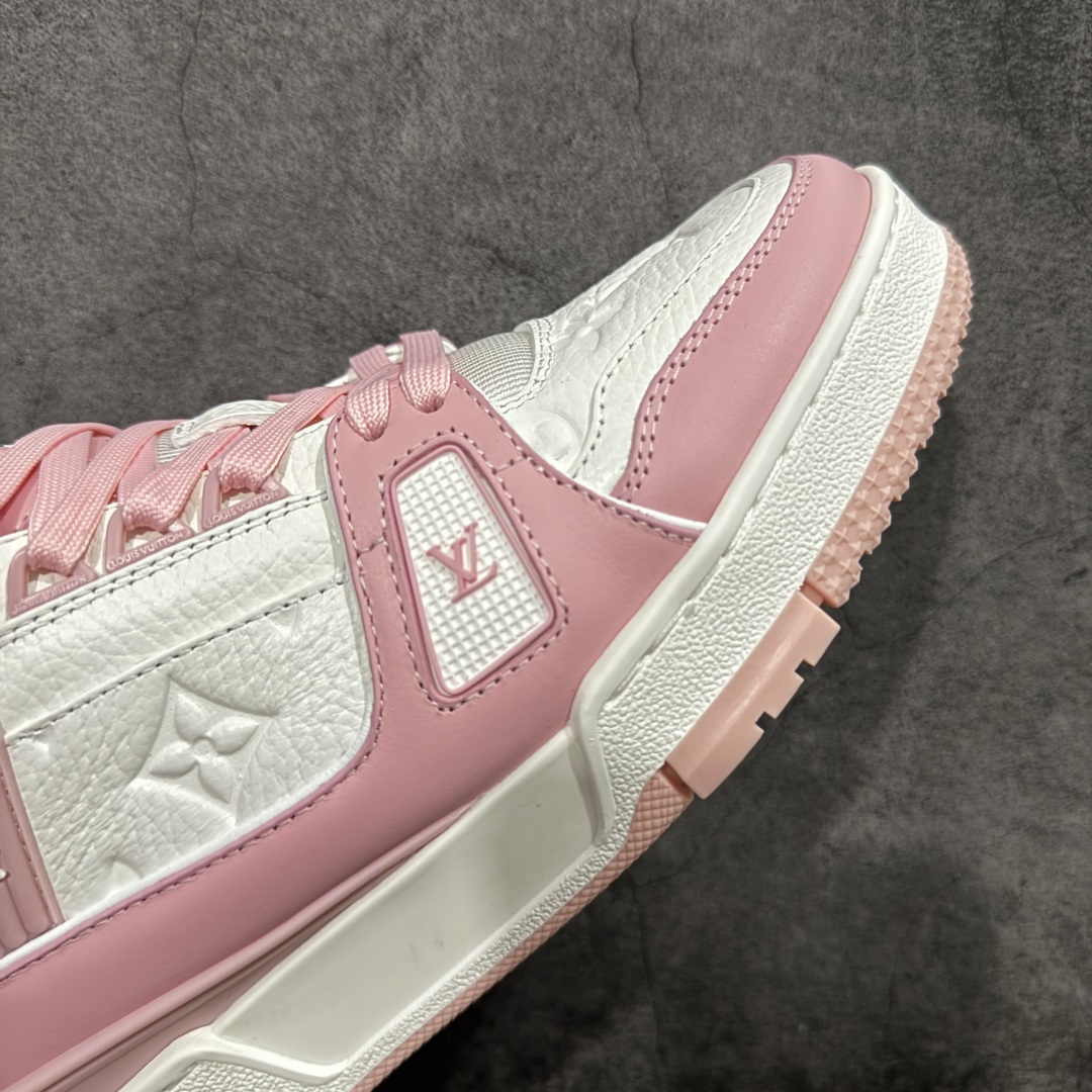 图片[6]-【莞产YS版本】Louis Vuitton Trainer lv时装走秀运动鞋 完美鞋型超高的清洁度 零毛边线头瑕疵 全套原楦原纸版原鞋开模 全网最具灵魂的版型 正确原装黄色鞋盒 正确中底印花 鞋面印花3D高频深度立体 全鞋电脑针车 紧密相连 针距密度一致 环保乳胶注塑鞋垫 厚度脚感还原原版 皮面裁剪部位 统一油边封口工艺 原装橡胶大底含胶量大底组合零偏差 专柜全套包装 防尘袋 说明书 质保卡 男女鞋 尺码： 35 36 37 38 39 40 41 42 43 44 45-选品中心