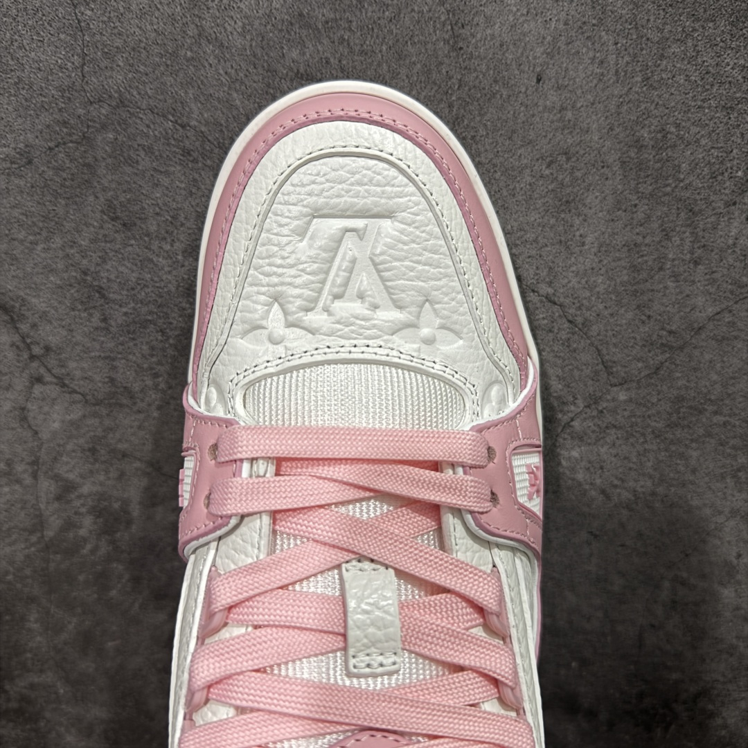 图片[5]-【莞产YS版本】Louis Vuitton Trainer lv时装走秀运动鞋 完美鞋型超高的清洁度 零毛边线头瑕疵 全套原楦原纸版原鞋开模 全网最具灵魂的版型 正确原装黄色鞋盒 正确中底印花 鞋面印花3D高频深度立体 全鞋电脑针车 紧密相连 针距密度一致 环保乳胶注塑鞋垫 厚度脚感还原原版 皮面裁剪部位 统一油边封口工艺 原装橡胶大底含胶量大底组合零偏差 专柜全套包装 防尘袋 说明书 质保卡 男女鞋 尺码： 35 36 37 38 39 40 41 42 43 44 45-选品中心