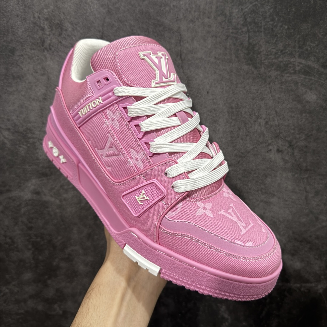 图片[3]-【莞产YS版本】Louis Vuitton Trainer lv时装走秀运动鞋 完美鞋型超高的清洁度 零毛边线头瑕疵 全套原楦原纸版原鞋开模 全网最具灵魂的版型 正确原装黄色鞋盒 正确中底印花 鞋面印花3D高频深度立体 全鞋电脑针车 紧密相连 针距密度一致 环保乳胶注塑鞋垫 厚度脚感还原原版 皮面裁剪部位 统一油边封口工艺 原装橡胶大底含胶量大底组合零偏差 专柜全套包装 防尘袋 说明书 质保卡 男女鞋 尺码： 35 36 37 38 39 40 41 42 43 44 45-选品中心