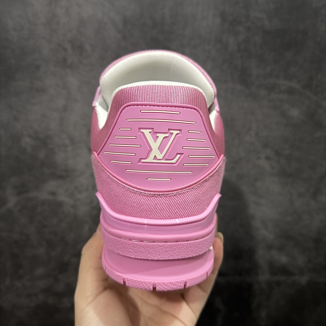 图片[4]-【莞产YS版本】Louis Vuitton Trainer lv时装走秀运动鞋 完美鞋型超高的清洁度 零毛边线头瑕疵 全套原楦原纸版原鞋开模 全网最具灵魂的版型 正确原装黄色鞋盒 正确中底印花 鞋面印花3D高频深度立体 全鞋电脑针车 紧密相连 针距密度一致 环保乳胶注塑鞋垫 厚度脚感还原原版 皮面裁剪部位 统一油边封口工艺 原装橡胶大底含胶量大底组合零偏差 专柜全套包装 防尘袋 说明书 质保卡 男女鞋 尺码： 35 36 37 38 39 40 41 42 43 44 45-选品中心