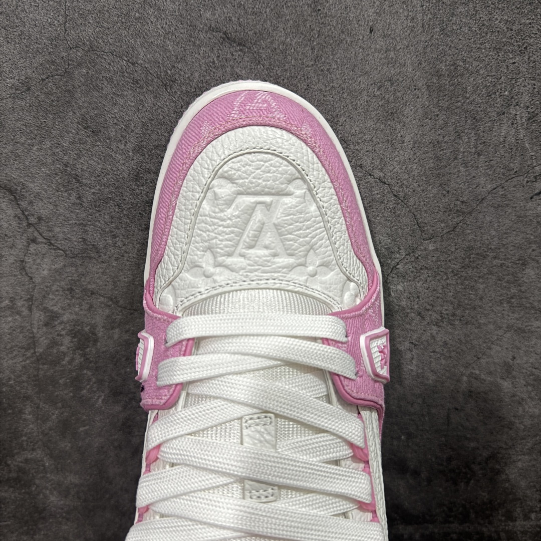 图片[5]-【莞产YS版本】Louis Vuitton Trainer lv时装走秀运动鞋 完美鞋型超高的清洁度 零毛边线头瑕疵 全套原楦原纸版原鞋开模 全网最具灵魂的版型 正确原装黄色鞋盒 正确中底印花 鞋面印花3D高频深度立体 全鞋电脑针车 紧密相连 针距密度一致 环保乳胶注塑鞋垫 厚度脚感还原原版 皮面裁剪部位 统一油边封口工艺 原装橡胶大底含胶量大底组合零偏差 专柜全套包装 防尘袋 说明书 质保卡 男女鞋 尺码： 35 36 37 38 39 40 41 42 43 44 45-选品中心