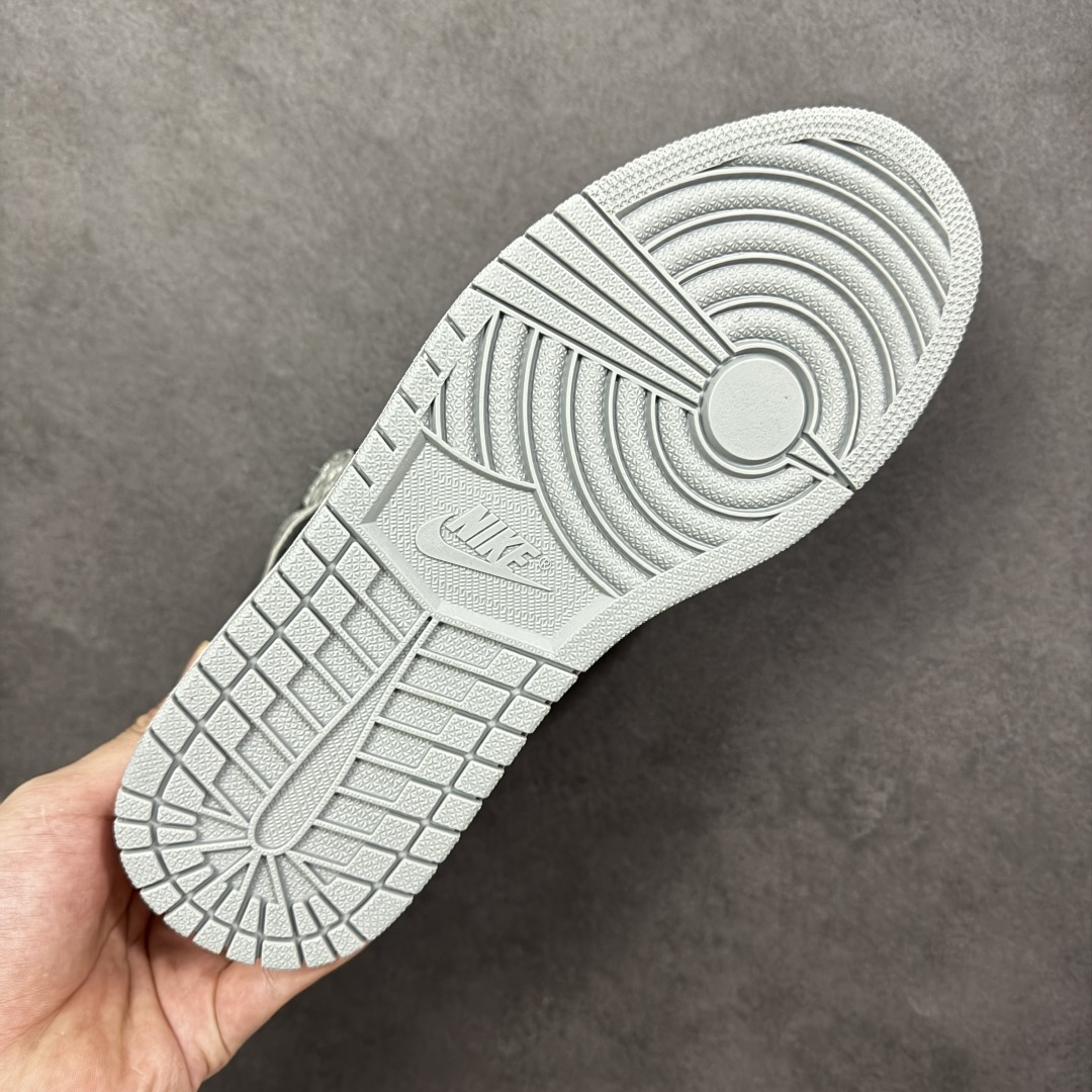 图片[9]-【公司级头层版】Air Jordan 1 High OG 高帮 白棕 AJ1 乔丹1代 aj1 乔1 高邦 金人吊牌 乔丹篮球鞋系列555088-063 采用正确头层皮组合荔枝纹头层皮革鞋面材质 中底注胶孔及缜密中底拉帮工艺 内置气垫及耐磨橡胶大底 尺码：36-47.5-选品中心