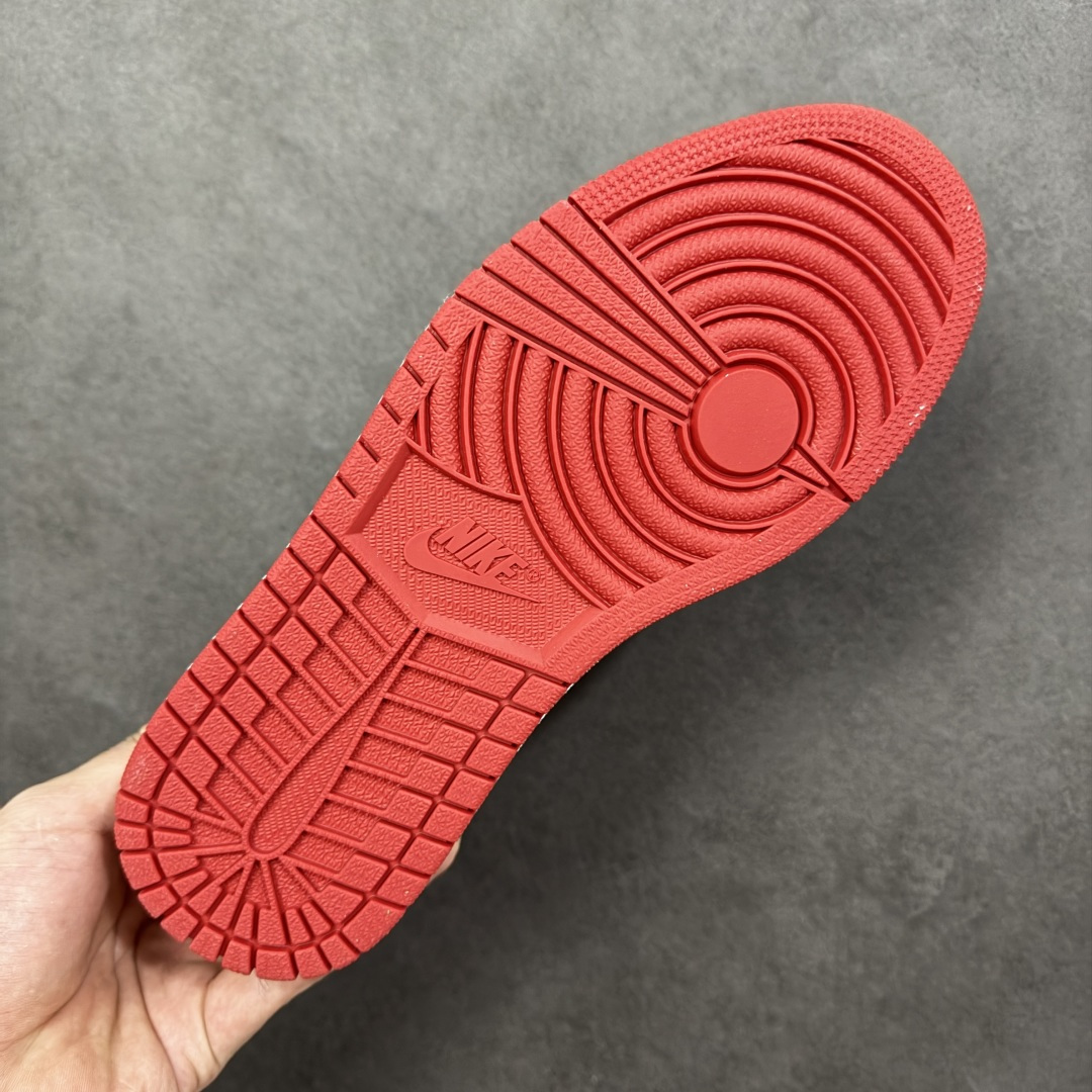 图片[9]-【公司级头层版】Air Jordan 1 High OG 高帮 白棕 AJ1 乔丹1代 aj1 乔1 高邦 金人吊牌 乔丹篮球鞋系列555088-610 采用正确头层皮组合荔枝纹头层皮革鞋面材质 中底注胶孔及缜密中底拉帮工艺 内置气垫及耐磨橡胶大底 尺码：36-47.5-选品中心