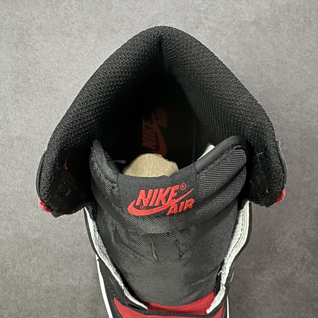 图片[7]-【公司级头层版】Air Jordan 1 High OG 高帮 白棕 AJ1 乔丹1代 aj1 乔1 高邦 金人吊牌 乔丹篮球鞋系列555088-610 采用正确头层皮组合荔枝纹头层皮革鞋面材质 中底注胶孔及缜密中底拉帮工艺 内置气垫及耐磨橡胶大底 尺码：36-47.5-选品中心