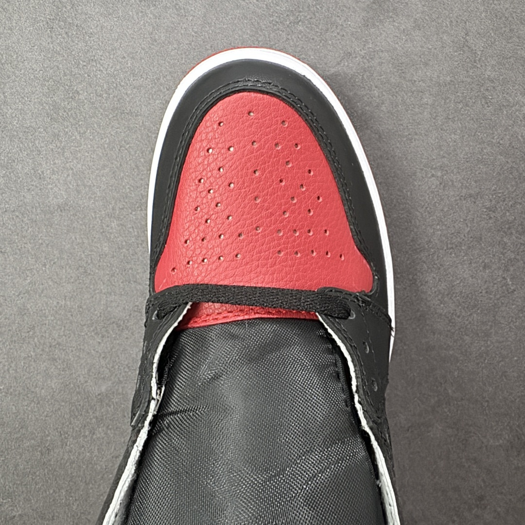 图片[8]-【公司级头层版】Air Jordan 1 High OG 高帮 白棕 AJ1 乔丹1代 aj1 乔1 高邦 金人吊牌 乔丹篮球鞋系列555088-610 采用正确头层皮组合荔枝纹头层皮革鞋面材质 中底注胶孔及缜密中底拉帮工艺 内置气垫及耐磨橡胶大底 尺码：36-47.5-选品中心