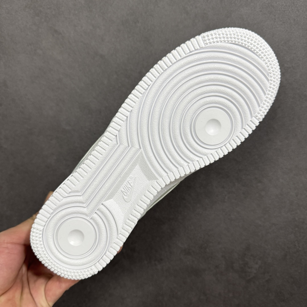 【纯原】“雾灰玩家”订制空军一号板鞋 该定制版球鞋选用原鞋款为Nike Air Force 1'07空军