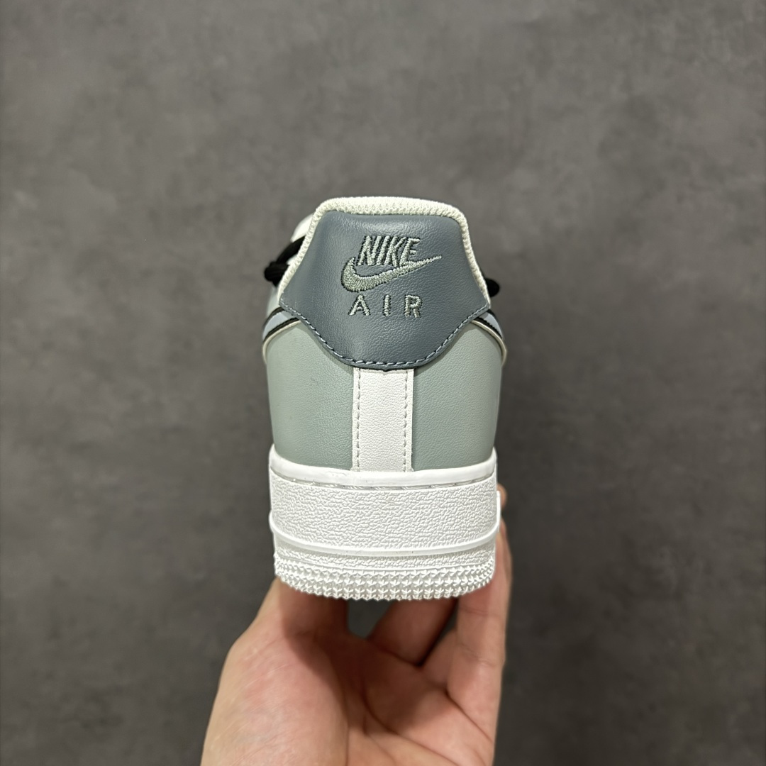 【纯原】“雾灰玩家”订制空军一号板鞋 该定制版球鞋选用原鞋款为Nike Air Force 1'07空军
