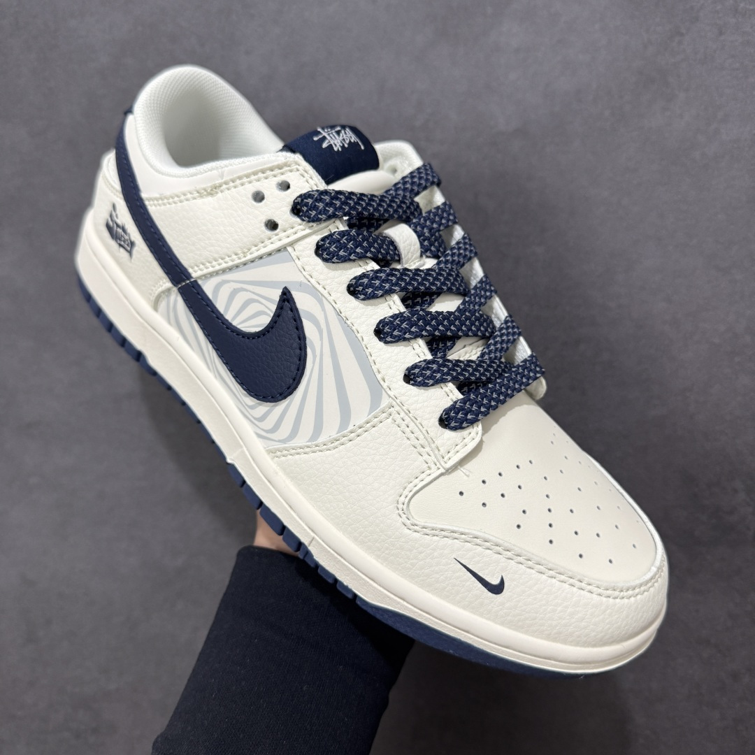 【纯原】Nike SB Dunk Low “斯图西联名——米蓝勾反光” 高端定制 低帮休闲板鞋 定制鞋盒