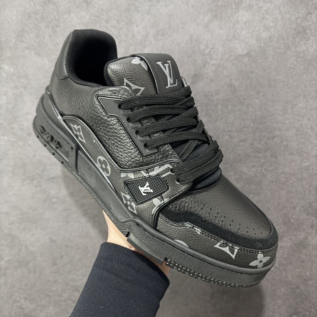 图片[3]-【广东纯原版本】LV Run Away 运动鞋 拼接 Epi 牛皮革和 Monogram 压纹粒面牛皮革，再现传统跑鞋的灵感启发。楔形外底延续标志性设计，品牌字母和标识分饰鞋舌和鞋后。Monogram 压纹粒面牛皮革和 Epi 牛皮革橡胶外底 尺码：35-45 编码：FJB390400-选品中心