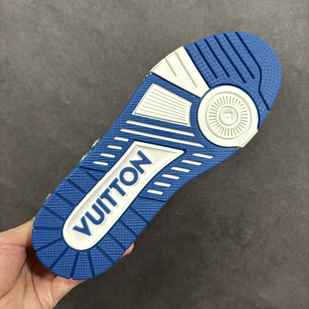 图片[9]-【广东纯原版本】LV Run Away 运动鞋 拼接 Epi 牛皮革和 Monogram 压纹粒面牛皮革，再现传统跑鞋的灵感启发。楔形外底延续标志性设计，品牌字母和标识分饰鞋舌和鞋后。Monogram 压纹粒面牛皮革和 Epi 牛皮革橡胶外底 尺码：35-45 编码：FJB390400-选品中心