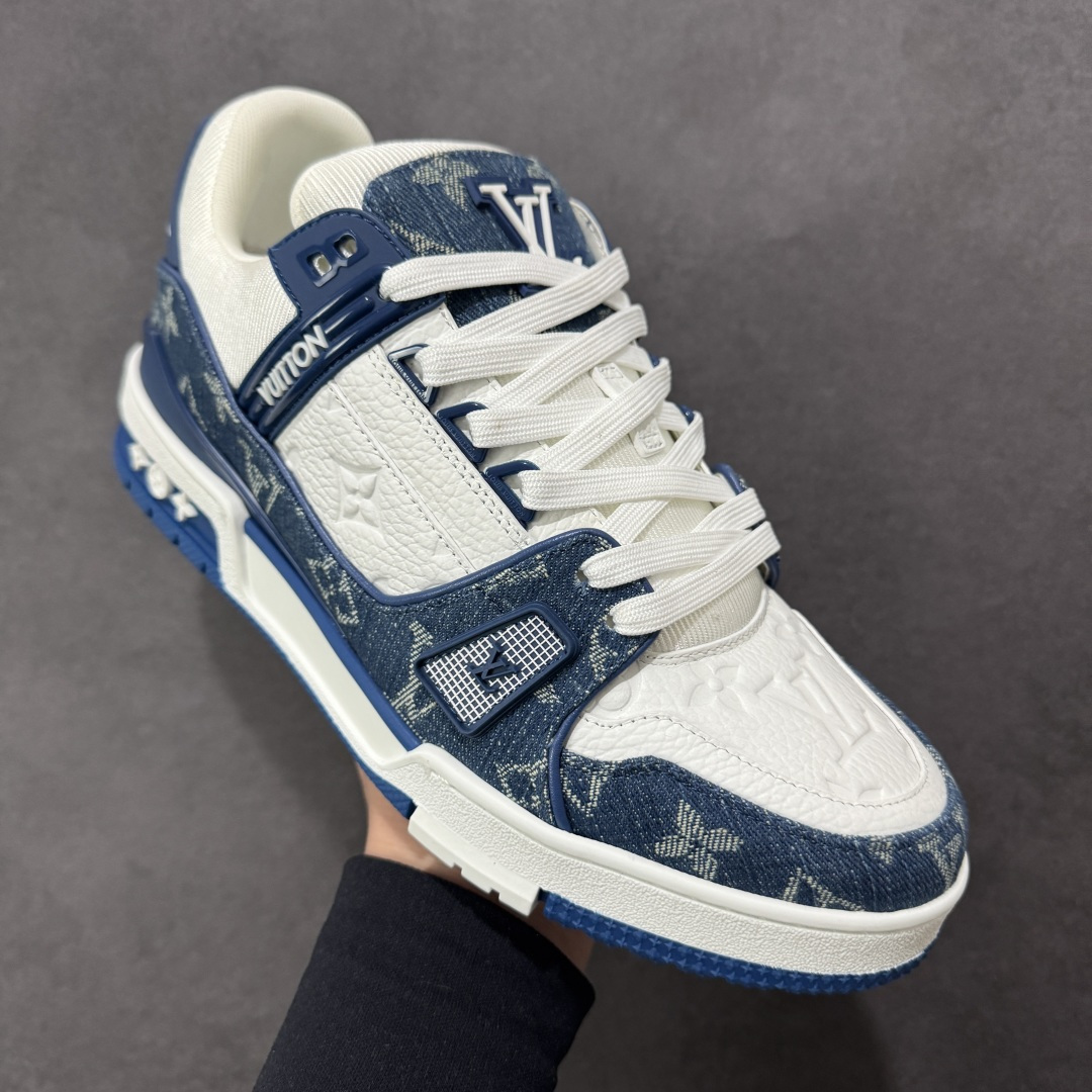 图片[3]-【广东纯原版本】LV Run Away 运动鞋 拼接 Epi 牛皮革和 Monogram 压纹粒面牛皮革，再现传统跑鞋的灵感启发。楔形外底延续标志性设计，品牌字母和标识分饰鞋舌和鞋后。Monogram 压纹粒面牛皮革和 Epi 牛皮革橡胶外底 尺码：35-45 编码：FJB390400-选品中心