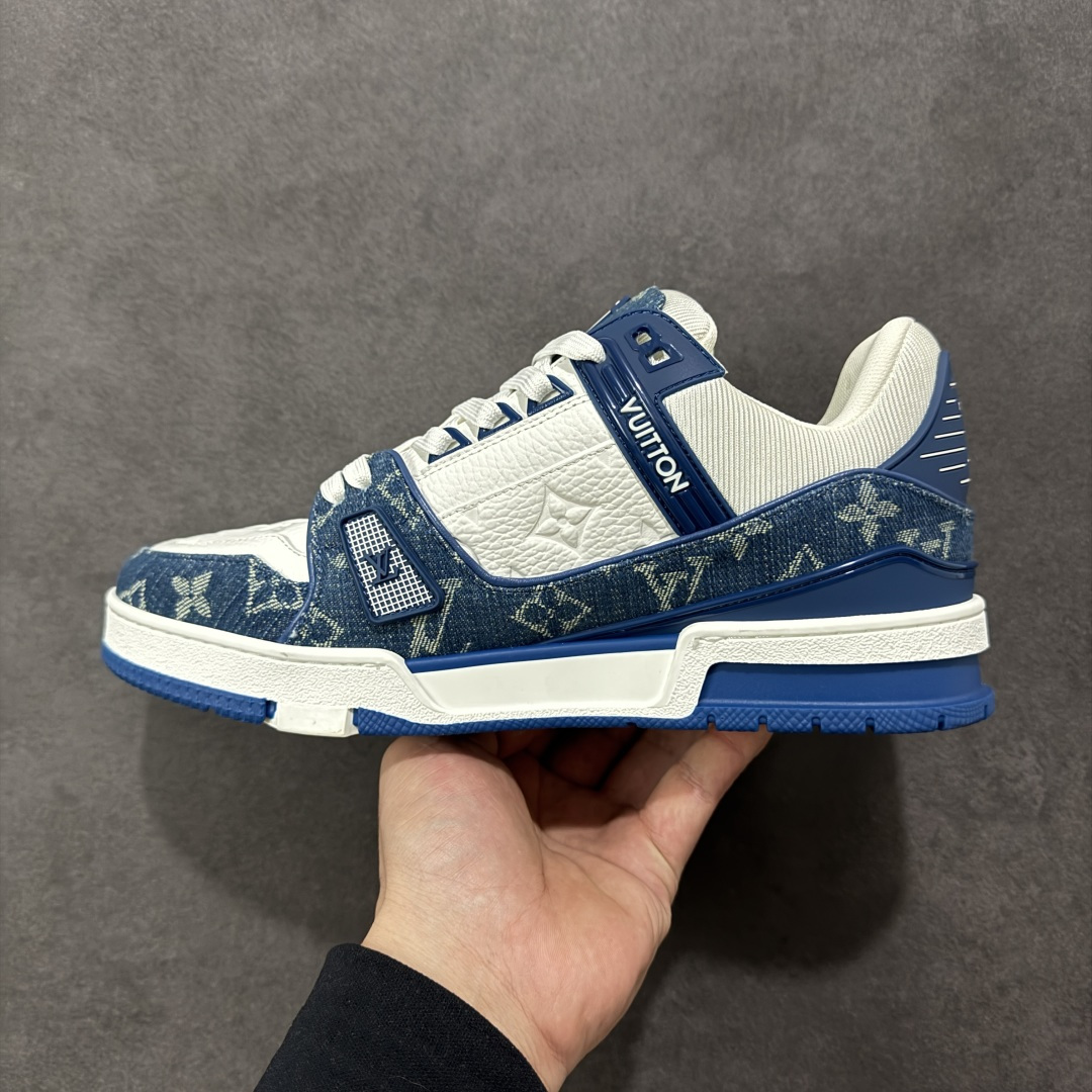 图片[2]-【广东纯原版本】LV Run Away 运动鞋 拼接 Epi 牛皮革和 Monogram 压纹粒面牛皮革，再现传统跑鞋的灵感启发。楔形外底延续标志性设计，品牌字母和标识分饰鞋舌和鞋后。Monogram 压纹粒面牛皮革和 Epi 牛皮革橡胶外底 尺码：35-45 编码：FJB390400-选品中心