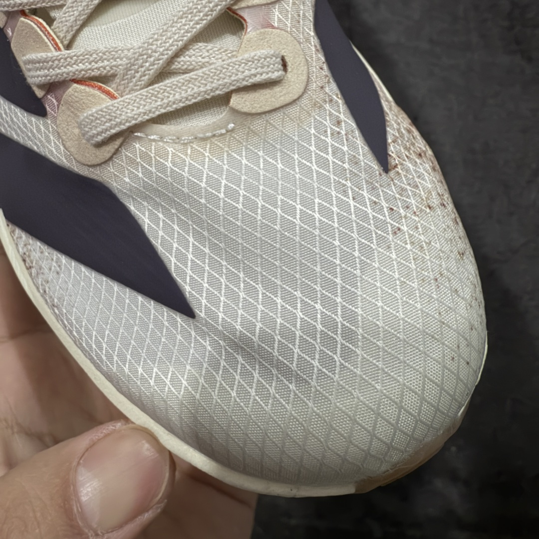图片[5]-【NO.1纯原】Adidas Adizero Adios Pro 4 M竞训跑步鞋 白卡其棕 JR6367 市场独一档品质 区别所有版本 原鞋购入开发数月 原材料 原档案打造 细节版型一比一 独立双层组合底私模. 搭配ENERGYRODS 2.0真碳柱，每一步都动力满满 鞋面用的是Lightlock技术，轻透又贴合，就像给脚定制的一样。 中底是全掌Lightstrike Pro泡棉，软弹感超绝 真正一比一还原真实脚感💪🏻 尺码：36 36.5 37 38 38.5 39 40 40.5 41 42 42.5 43 44 44.5 45 46-选品中心