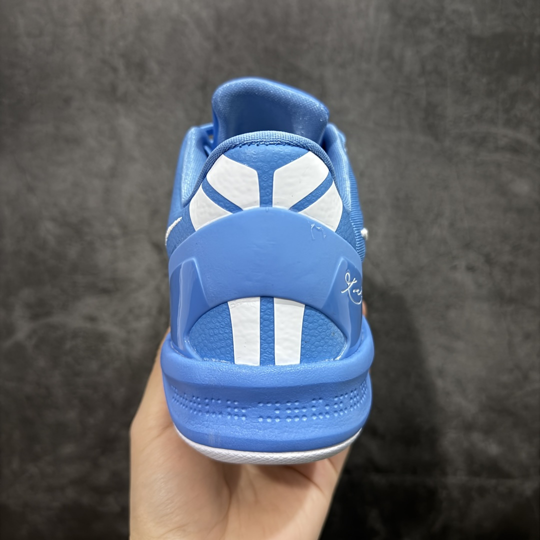 图片[4]-【CK纯原版】Nike Zoom Kobe Ⅷ System 科比8代低帮实战篮球鞋 鞋垫升级配备超厚PHYLON中底 前后掌部位搭载Zoom气垫单元 塑料碳纤维支撑中板 KOBE VII体系的速度模块配备了 PHYLON 中底和在前后掌部位的 Zoom气垫单元，提供快速响应的缓冲。同时，采用低帮弹力鞋口设计，使鞋子能够紧贴脚踝提供更好的支撑。速度模块采用贴合脚面的舒适包裹设计，摒弃传统的鞋舌和鞋内套，使球鞋更加轻质。 货号：HM6469-401 尺码：39-47.5-选品中心