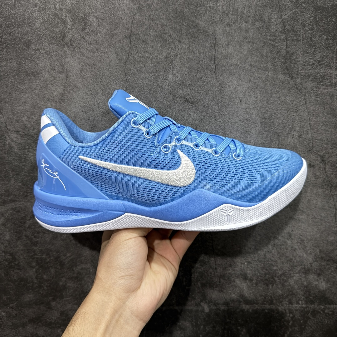 【CK纯原版】Nike Zoom Kobe Ⅷ System 科比8代低帮实战篮球鞋 鞋垫升级配备超厚PHYLON中底 前后掌部位搭载Zoom气垫单元 塑料碳纤维支撑中板 KOBE VII体系的速度模块配备了 PHYLON 中底和在前后掌部位的 Zoom气垫单元,提供快速响应的缓冲。同时,采用低帮弹力鞋口设计,使鞋子能够紧贴脚踝提供更好的支撑。速度模块采用贴合脚面的舒适包裹设计,摒弃传统的鞋舌和鞋内套,使球鞋更加轻质。 货号:HM6469-401 尺码:39-47.5-选品中心