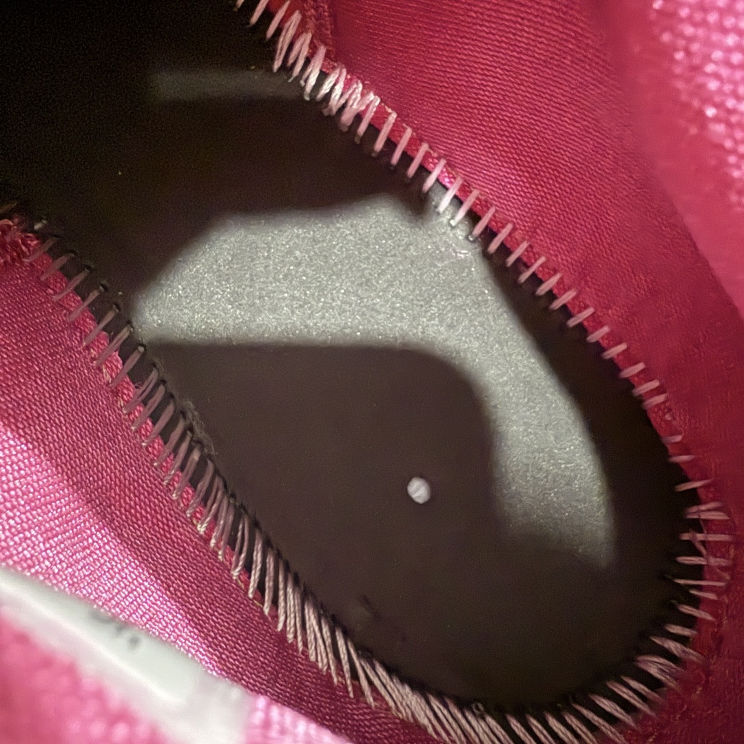 图片[11]-【灭世纯原】NK Kobe 9 Low EM Think Pink PE 灭世纯原 科比9代乳 腺癌粉色 ✅原楦打造灵动版型 鞋头➕腰身➕后跟 360°无死角 ✅原厂工艺3层立体编织flyknit鞋面 厚度同步ZP吊打市场“纯原” ✅原厂碳板加持 立体感区分市场货品 ✅区分市场货品🌪过验级拉帮细节 ✅内置全新复刻版中底鞋垫 REACT缓震 密度增加抗衰减 ✅针对海外市场增加 47.5 满足精英选手实战需求 最强科9 灭世制造 用实力让情怀落地 👊🏻 货号：HQ4995-600 尺码：39 40 40.5 41 42 42.5 43 44 44.5 45 46 47.5-选品中心