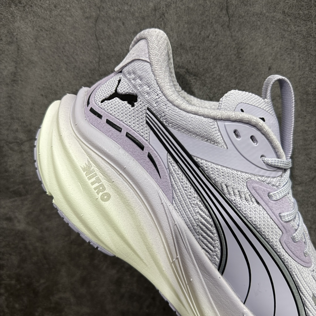 图片[7]-【纯原版】彪马彪破3 PUMA MAGNIFY NITRO 3代 PUMA跑鞋为跑步蓄 能，功能性和美观性兼备。搭载 PUMA NITRO 氮气中底，具备轻量与高缓冲回弹特性，打造柔软舒适脚感。以简约流畅的线条勾勒 PUMA 跑道，为鞋款增添一抹灵动气质。 鞋面 采用轻量化高弹织物鞋面，上脚透气舒适包覆，还确保了耐穿性和支撑性助力急速畅跑 中底 超临界NITRO氮气中底结合厚底轮廓舒适缓震，提供能力反馈，轻便柔软 跑步通勤皆可 鞋侧 PUMA 流线型跑道以明亮色彩呈现，勾勒活力运动美学 外底 采用 PUMAGRIP橡胶大底，止滑耐磨赋予跑者灵活自如的运动体验 货号 311047-07 尺码 36 37 37.5 38 38.5 39 40 40.5 41 42 42.5 43 44 44.5 45-选品中心