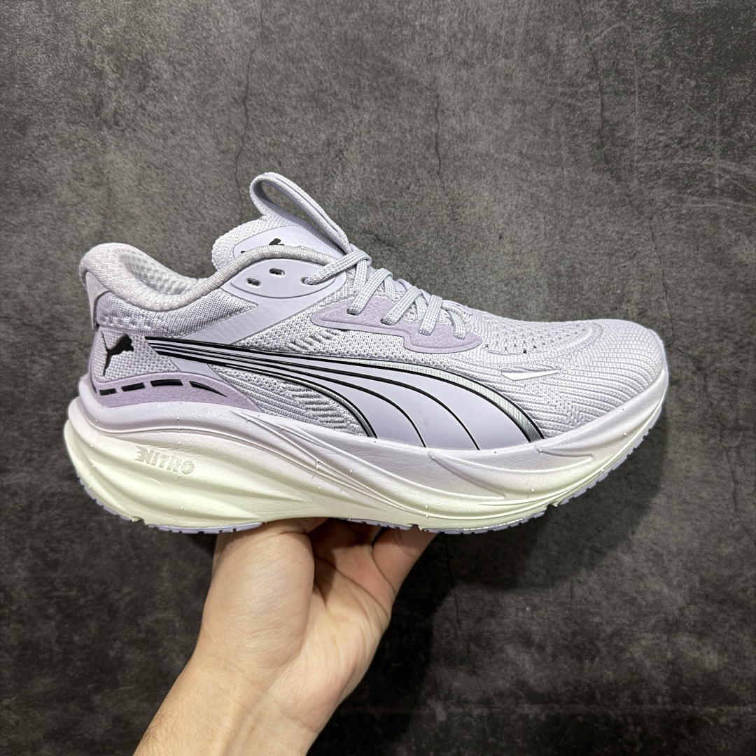 【纯原版】彪马彪破3 PUMA MAGNIFY NITRO 3代 PUMA跑鞋为跑步蓄 能,功能性和美观性兼备。搭载 PUMA NITRO 氮气中底,具备轻量与高缓冲回弹特性,打造柔软舒适脚感。以简约流畅的线条勾勒 PUMA 跑道,为鞋款增添一抹灵动气质。 鞋面 采用轻量化高弹织物鞋面,上脚透气舒适包覆,还确保了耐穿性和支撑性助力急速畅跑 中底 超临界NITRO氮气中底结合厚底轮廓舒适缓震,提供能力反馈,轻便柔软 跑步通勤皆可 鞋侧 PUMA 流线型跑道以明亮色彩呈现,勾勒活力运动美学 外底 采用 PUMAGRIP橡胶大底,止滑耐磨赋予跑者灵活自如的运动体验 货号 311047-07 尺码 36 37 37.5 38 38.5 39 40 40.5 41 42 42.5 43 44 44.5 45-选品中心
