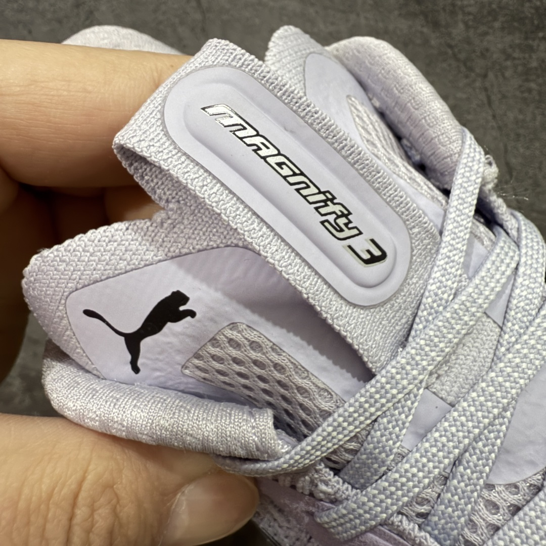 图片[6]-【纯原版】彪马彪破3 PUMA MAGNIFY NITRO 3代 PUMA跑鞋为跑步蓄 能，功能性和美观性兼备。搭载 PUMA NITRO 氮气中底，具备轻量与高缓冲回弹特性，打造柔软舒适脚感。以简约流畅的线条勾勒 PUMA 跑道，为鞋款增添一抹灵动气质。 鞋面 采用轻量化高弹织物鞋面，上脚透气舒适包覆，还确保了耐穿性和支撑性助力急速畅跑 中底 超临界NITRO氮气中底结合厚底轮廓舒适缓震，提供能力反馈，轻便柔软 跑步通勤皆可 鞋侧 PUMA 流线型跑道以明亮色彩呈现，勾勒活力运动美学 外底 采用 PUMAGRIP橡胶大底，止滑耐磨赋予跑者灵活自如的运动体验 货号 311047-07 尺码 36 37 37.5 38 38.5 39 40 40.5 41 42 42.5 43 44 44.5 45-选品中心