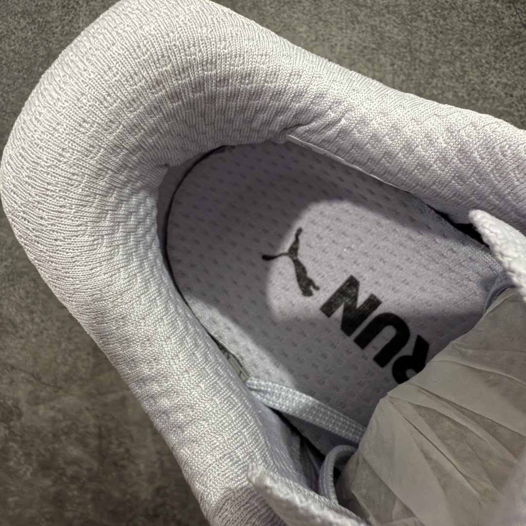 图片[8]-【纯原版】彪马彪破3 PUMA MAGNIFY NITRO 3代 PUMA跑鞋为跑步蓄 能，功能性和美观性兼备。搭载 PUMA NITRO 氮气中底，具备轻量与高缓冲回弹特性，打造柔软舒适脚感。以简约流畅的线条勾勒 PUMA 跑道，为鞋款增添一抹灵动气质。 鞋面 采用轻量化高弹织物鞋面，上脚透气舒适包覆，还确保了耐穿性和支撑性助力急速畅跑 中底 超临界NITRO氮气中底结合厚底轮廓舒适缓震，提供能力反馈，轻便柔软 跑步通勤皆可 鞋侧 PUMA 流线型跑道以明亮色彩呈现，勾勒活力运动美学 外底 采用 PUMAGRIP橡胶大底，止滑耐磨赋予跑者灵活自如的运动体验 货号 311047-07 尺码 36 37 37.5 38 38.5 39 40 40.5 41 42 42.5 43 44 44.5 45-选品中心