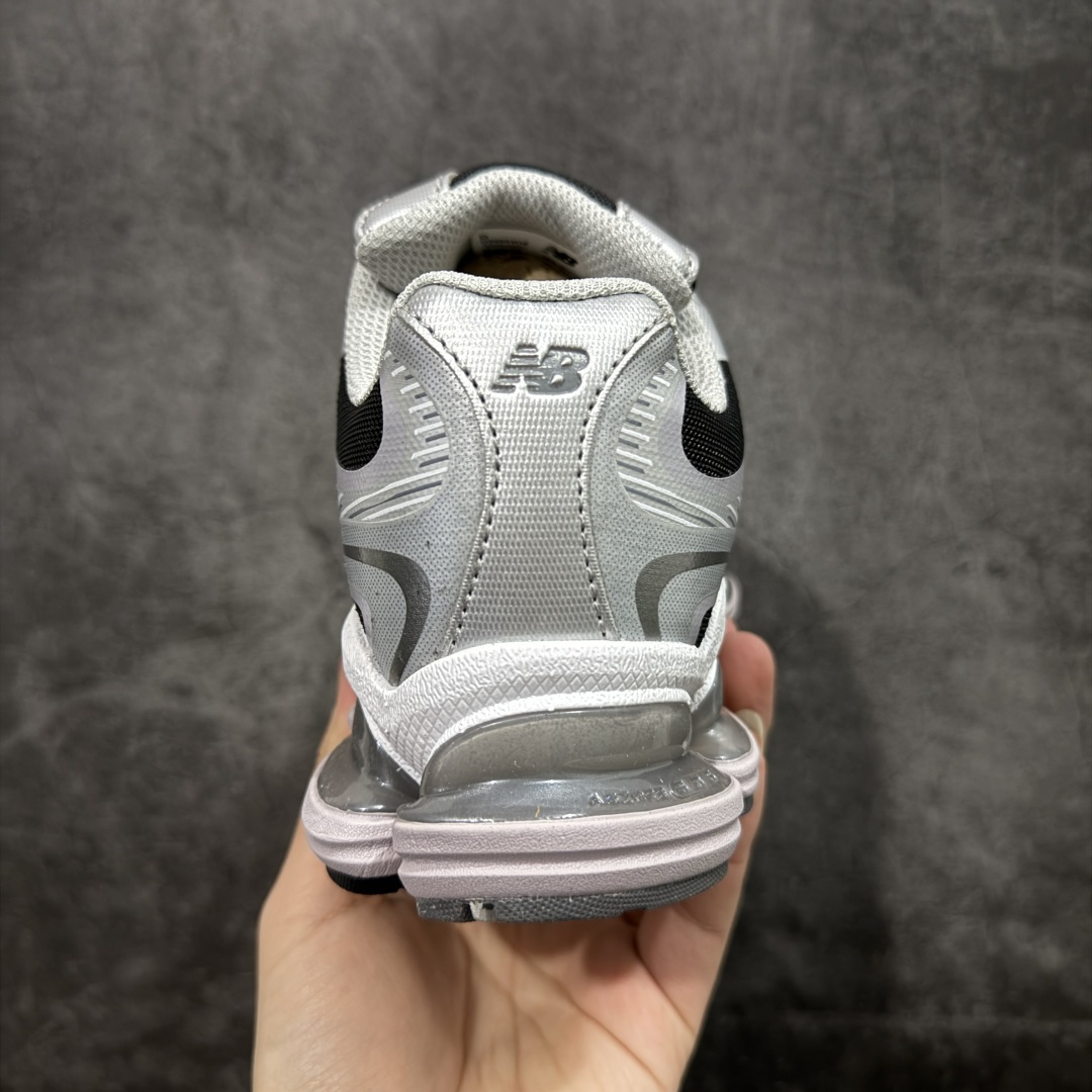 图片[4]-【纯原版】New Balance 新百伦 NB2000 网面休闲鞋 U20003OZ NB官方重磅新品 一款融合复古设计与现代科技的跑鞋，以其经典的造型和舒适脚感，成为2025年复古潮流爱好的推荐单品。 极具视觉冲击力的5根ABZORB单元，以及无缝鞋面的设计，加上3M反光材质的装饰，比之前推出的9060系列更夸张，更具未来感。 尺码：36-46.5-选品中心