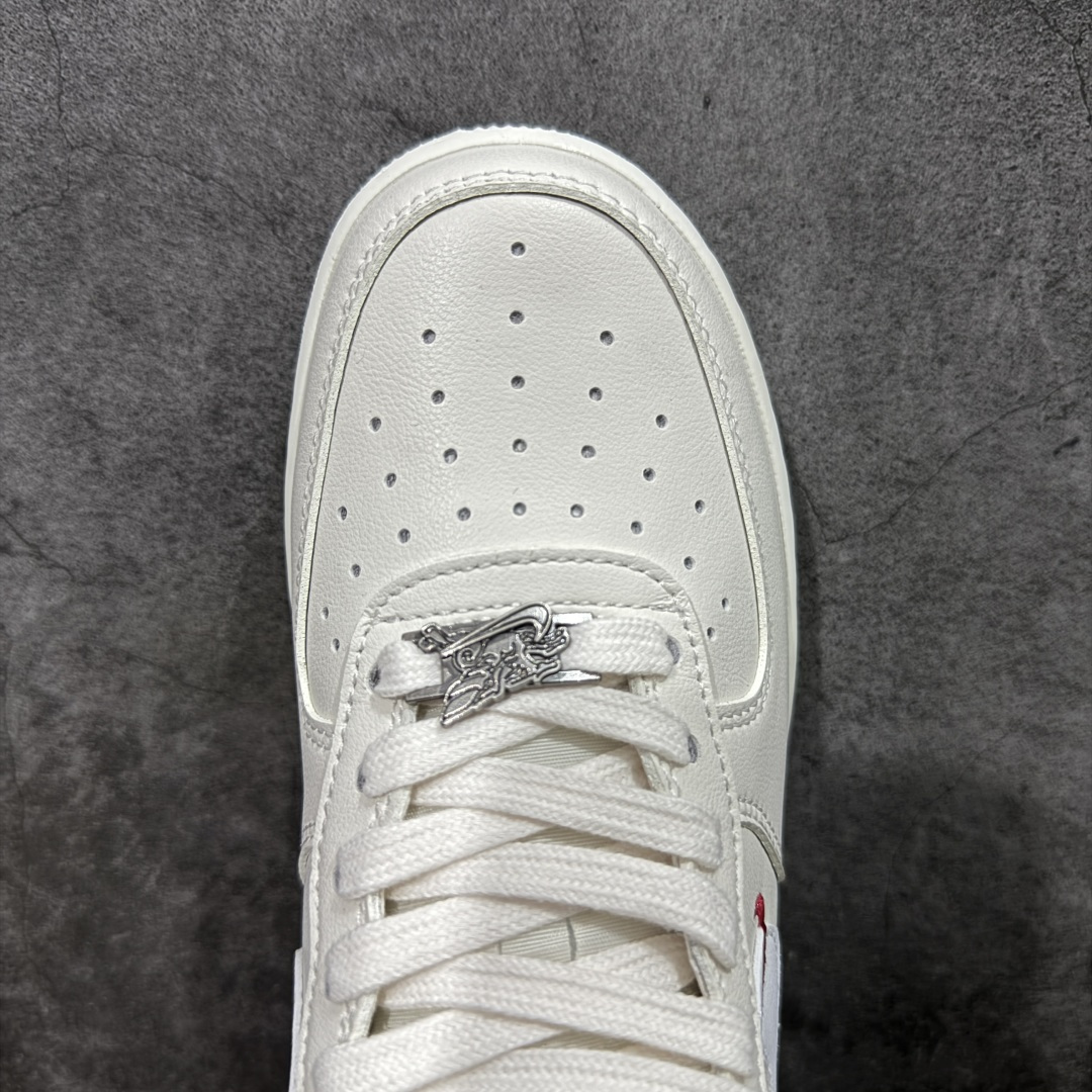 图片[5]-【礼盒版】NIke Air Force 1 ‘07 Low 空军一号低帮 马年限定 运动鞋 休闲鞋 马年定制限定大礼盒包装 折边针车 工艺难度大 原楦头原纸板 原装鞋盒 定制五金配件 内置全掌气垫 原厂鞋底 货号：IQ1119-011 尺码：36 36.5 37.5 38 38.5 39 40 40.5 41 42 42.5 43 44 44.5 45-选品中心