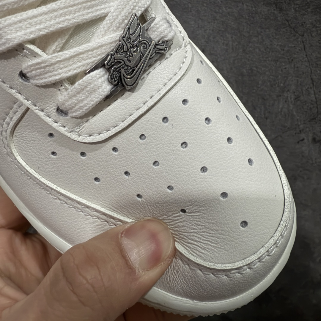 图片[5]-【礼盒版】NIke Air Force 1 ‘07 Low 空军一号低帮 马年限定 运动鞋 休闲鞋 马年定制限定大礼盒包装 折边针车 工艺难度大 原楦头原纸板 原装鞋盒 定制五金配件 内置全掌气垫 原厂鞋底 货号：IQ1119-011 尺码：36 36.5 37.5 38 38.5 39 40 40.5 41 42 42.5 43 44 44.5 45-选品中心