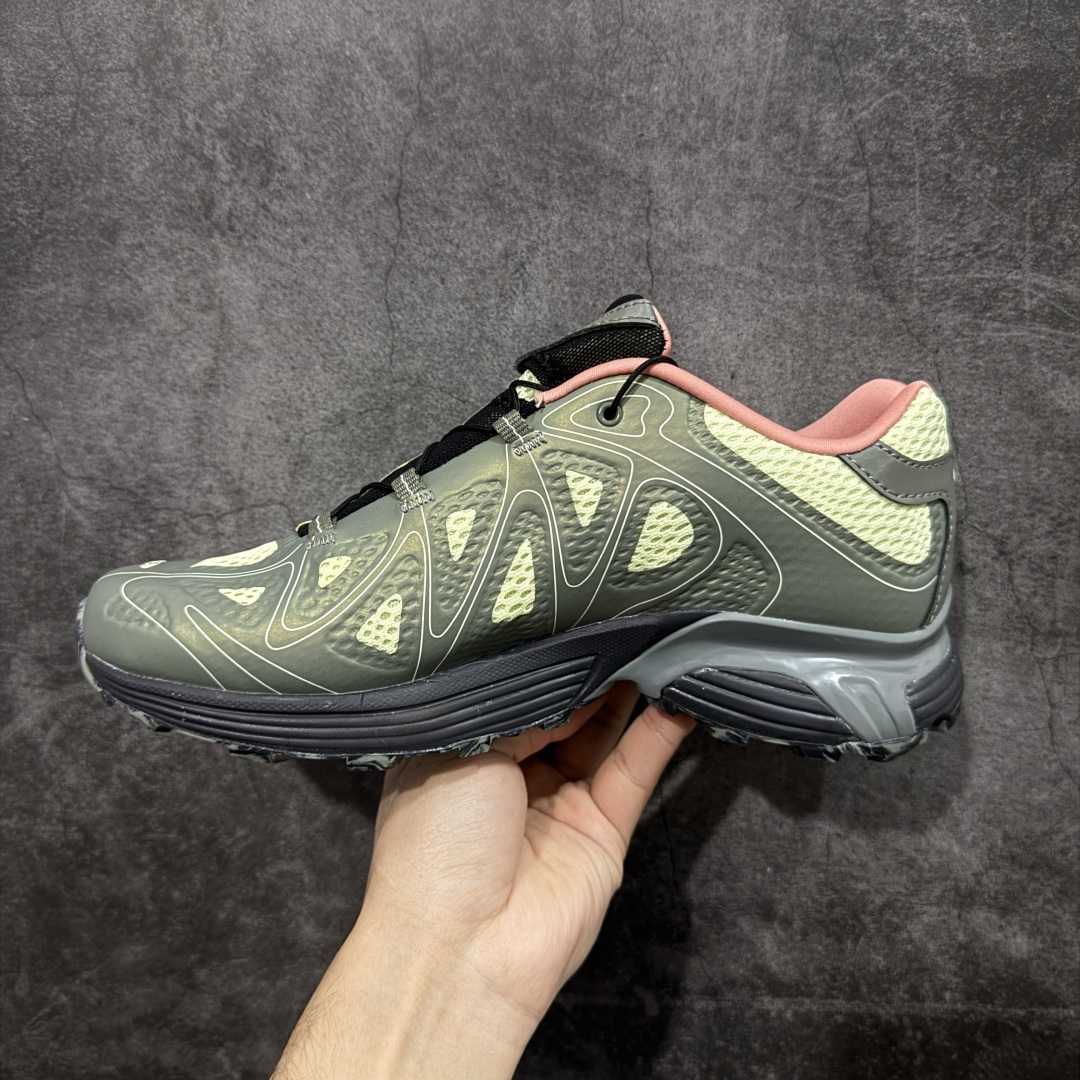 图片[2]-【绿x版本】SALOMON萨洛蒙 XT-WHISPER VOID 舒适柔软 休闲跑步鞋 男女同款 END联名 491703 28 纯原外贸平台特供订单 耗时半年巨作 #全套原纸板楦头开发 #原厂特供网布配套加持 #确保原汁原味 完美呈现版型 #原档数据独家私模五层组合大底 #男女鞋同步官方开发至46 #原装Ortholite轻量化鞋垫 #中底布带钢印编号 原厂TPU锁扣 #进口港宝加持 后跟自然饱满 还原公司包裹性 #鞋面采用SENSIFT贴合技术 #全方位贴合包裹脚型 #鞋跟部鞋底牵引设计 #提供强大的抓地性能 #更适应野外崎岖不平的道路 #基于 SALOMON 初代 XT 鞋身造型并搭载 4D ADVANCED CHASSIS™ 大底打造而成 为这款 XT-WHISPER 带来了多项足部控制与保护等功能性 如在运动过程中控制左右晃动的过程而提高稳定性、改善长途越野过程中足中到足尖的过渡、提高感知岩石的精确度以抵抗尖锐物体对脚底的伤害以及采用动态缓冲来增强穿着舒适感 从而减轻疲劳感 使 XT-WHISPER 成为一双舒适且安全的户外之履 尺码：36 36.5 37.5 38 38.5 39 40 40.5 41 42 42.5 43 44 45 46-选品中心