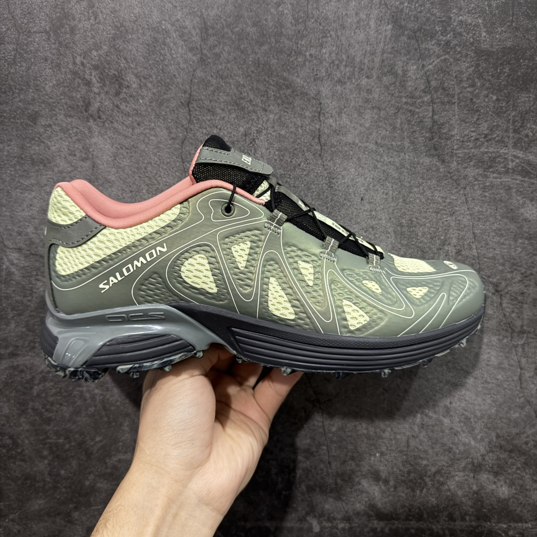 【绿x版本】SALOMON萨洛蒙 XT-WHISPER VOID 舒适柔软 休闲跑步鞋 男女同款 END联名 491703 28 纯原外贸平台特供订单 耗时半年巨作 #全套原纸板楦头开发 #原厂特供网布配套加持 #确保原汁原味 完美呈现版型 #原档数据独家私模五层组合大底 #男女鞋同步官方开发至46 #原装Ortholite轻量化鞋垫 #中底布带钢印编号 原厂TPU锁扣 #进口港宝加持 后跟自然饱满 还原公司包裹性 #鞋面采用SENSIFT贴合技术 #全方位贴合包裹脚型 #鞋跟部鞋底牵引设计 #提供强大的抓地性能 #更适应野外崎岖不平的道路 #基于 SALOMON 初代 XT 鞋身造型并搭载 4D ADVANCED CHASSIS™ 大底打造而成 为这款 XT-WHISPER 带来了多项足部控制与保护等功能性 如在运动过程中控制左右晃动的过程而提高稳定性、改善长途越野过程中足中到足尖的过渡、提高感知岩石的精确度以抵抗尖锐物体对脚底的伤害以及采用动态缓冲来增强穿着舒适感 从而减轻疲劳感 使 XT-WHISPER 成为一双舒适且安全的户外之履 尺码:36 36.5 37.5 38 38.5 39 40 40.5 41 42 42.5 43 44 45 46-选品中心