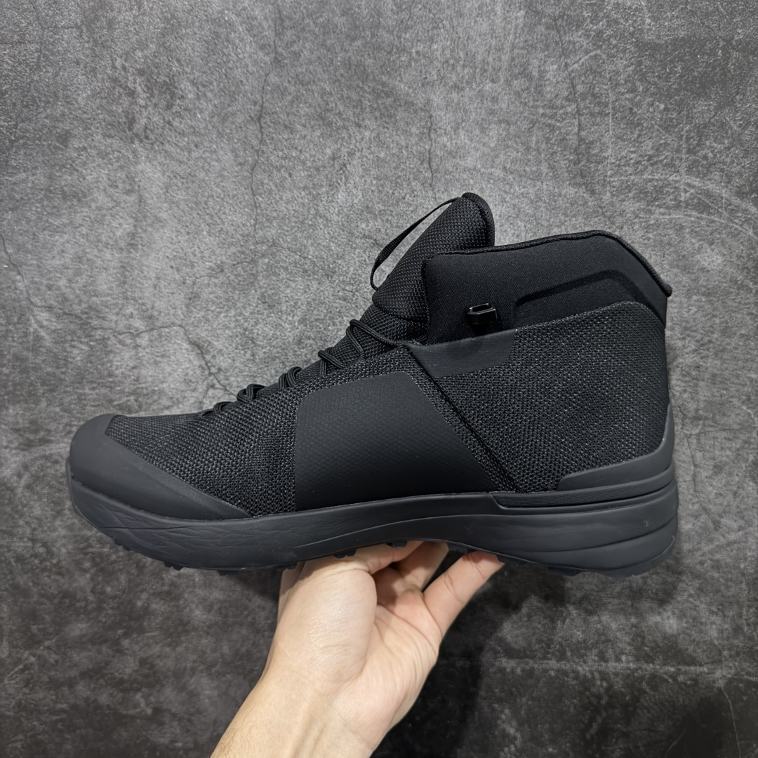 图片[2]-【公司级】始祖鸟ArcTeryx Kopec GTX M Mid 覆盖透气男越野跑鞋 中帮 正确后跟刺绣 完美细节版型 官方同步上架 适合技术路线单日徒步穿着 aeriosflgtx鞋受到长途野外跑步鞋的启发 适合在变化的地形上进行快速轻快的徒步旅行穿着，舒适而有支撑性，使您充满信心。该设计与脚部融为一体，可最大限度地减少摩擦，gore-tex保护膜网砂，采用gore隐形适体(invisiblefit)技术，更轻薄舒适。敏捷、稳定和技术路线上的自信源于vibram® megagrip外底、压缩eva内底以及一体的tpu。重量约：275g技术特点透气轻量耐磨鞋子鞋外底结构vibram®megagripM橡胶化合材料耐用柔软鞋子结构tpu鞋头可防磨损压缩eva泡沫内底以及一体的tpu铁芯提高了灵活性和稳定性，使您充满信心鞋子衬垫结构4mm厚ortholiteM3d模制插片材料gore-tex薄膜tpu高耐磨保护膜cordura® MX 尺码：39-45 编码： ABC370380-选品中心