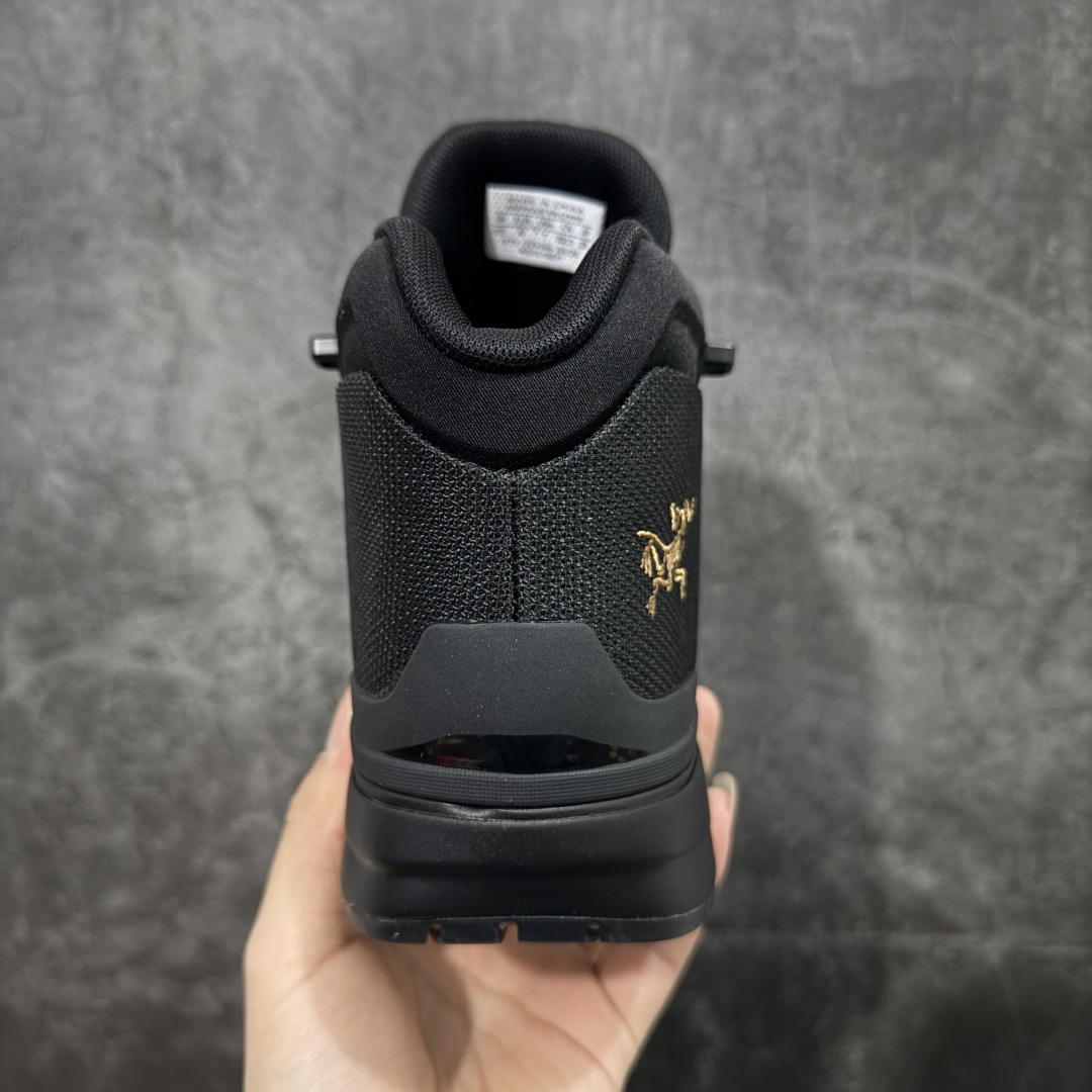 图片[4]-【公司级】始祖鸟ArcTeryx Kopec GTX M Mid 覆盖透气男越野跑鞋 中帮 正确后跟刺绣 完美细节版型 官方同步上架 适合技术路线单日徒步穿着 aeriosflgtx鞋受到长途野外跑步鞋的启发 适合在变化的地形上进行快速轻快的徒步旅行穿着，舒适而有支撑性，使您充满信心。该设计与脚部融为一体，可最大限度地减少摩擦，gore-tex保护膜网砂，采用gore隐形适体(invisiblefit)技术，更轻薄舒适。敏捷、稳定和技术路线上的自信源于vibram® megagrip外底、压缩eva内底以及一体的tpu。重量约：275g技术特点透气轻量耐磨鞋子鞋外底结构vibram®megagripM橡胶化合材料耐用柔软鞋子结构tpu鞋头可防磨损压缩eva泡沫内底以及一体的tpu铁芯提高了灵活性和稳定性，使您充满信心鞋子衬垫结构4mm厚ortholiteM3d模制插片材料gore-tex薄膜tpu高耐磨保护膜cordura® MX 尺码：39-45 编码： ABC370380-选品中心