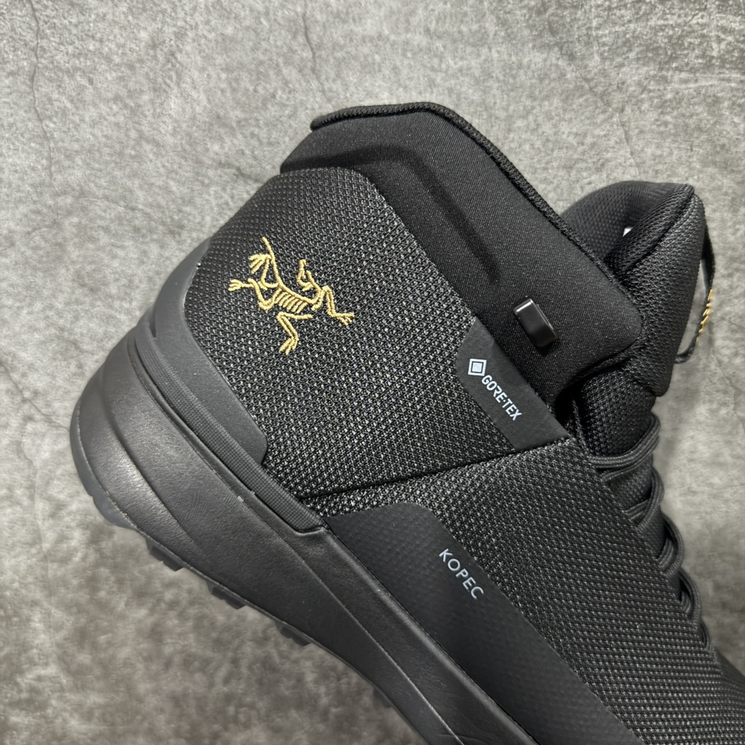 图片[7]-【公司级】始祖鸟ArcTeryx Kopec GTX M Mid 覆盖透气男越野跑鞋 中帮 正确后跟刺绣 完美细节版型 官方同步上架 适合技术路线单日徒步穿着 aeriosflgtx鞋受到长途野外跑步鞋的启发 适合在变化的地形上进行快速轻快的徒步旅行穿着，舒适而有支撑性，使您充满信心。该设计与脚部融为一体，可最大限度地减少摩擦，gore-tex保护膜网砂，采用gore隐形适体(invisiblefit)技术，更轻薄舒适。敏捷、稳定和技术路线上的自信源于vibram® megagrip外底、压缩eva内底以及一体的tpu。重量约：275g技术特点透气轻量耐磨鞋子鞋外底结构vibram®megagripM橡胶化合材料耐用柔软鞋子结构tpu鞋头可防磨损压缩eva泡沫内底以及一体的tpu铁芯提高了灵活性和稳定性，使您充满信心鞋子衬垫结构4mm厚ortholiteM3d模制插片材料gore-tex薄膜tpu高耐磨保护膜cordura® MX 尺码：39-45 编码： ABC370380-选品中心