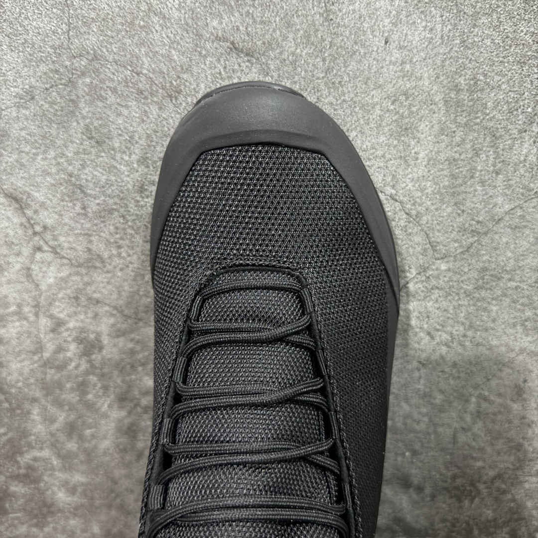 图片[5]-【公司级】始祖鸟ArcTeryx Kopec GTX M Mid 覆盖透气男越野跑鞋 中帮 正确后跟刺绣 完美细节版型 官方同步上架 适合技术路线单日徒步穿着 aeriosflgtx鞋受到长途野外跑步鞋的启发 适合在变化的地形上进行快速轻快的徒步旅行穿着，舒适而有支撑性，使您充满信心。该设计与脚部融为一体，可最大限度地减少摩擦，gore-tex保护膜网砂，采用gore隐形适体(invisiblefit)技术，更轻薄舒适。敏捷、稳定和技术路线上的自信源于vibram® megagrip外底、压缩eva内底以及一体的tpu。重量约：275g技术特点透气轻量耐磨鞋子鞋外底结构vibram®megagripM橡胶化合材料耐用柔软鞋子结构tpu鞋头可防磨损压缩eva泡沫内底以及一体的tpu铁芯提高了灵活性和稳定性，使您充满信心鞋子衬垫结构4mm厚ortholiteM3d模制插片材料gore-tex薄膜tpu高耐磨保护膜cordura® MX 尺码：39-45 编码： ABC370380-选品中心