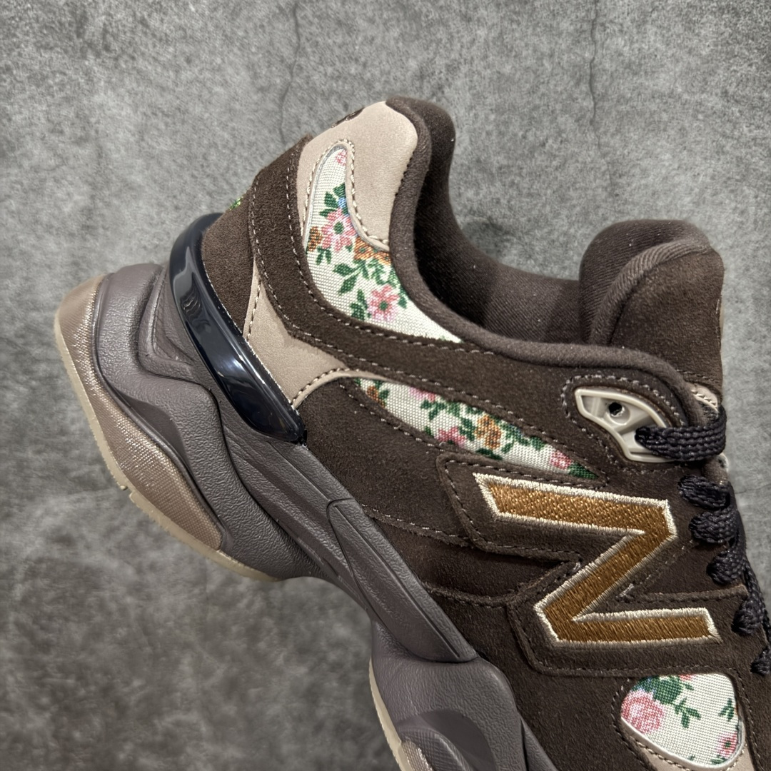 图片[7]-【纯原版】 New Balance NB9060 联名款 复古休闲运动慢跑鞋 灰色 U9060ATP 全套原楦原纸板原厂数据开发 进口三明治网面 原装进口翻毛皮料正确绒感卡色 正确中底拉帮中底网布细节 原厂标裁 带紫光防伪 定制后跟透明水晶模块 冲裁组合 大底贴合程度胶水上色把控完美 整洁度挑战全网艺术家 多道序QC把关品质完善 匠心打造 耗时两个月开发完成 工艺极其复杂难度可想而知 新开独立私模大底 全网唯一正确六层组合大底 高端零售专供产物 尺码：36 37 37.5 38 38.5 39 40 40.5 41 42 42.5 43 44 45 46.5-选品中心