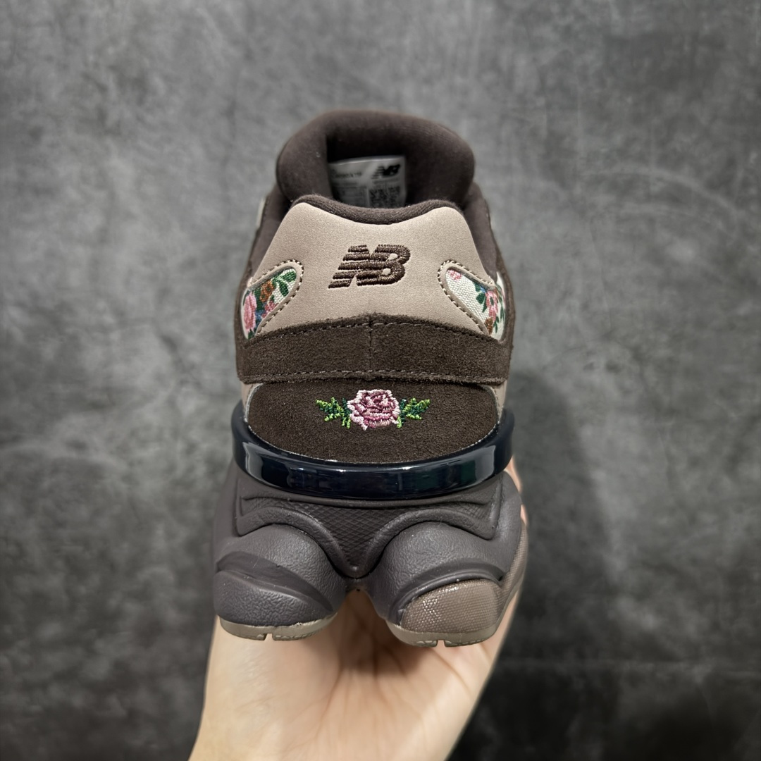 图片[4]-【纯原版】 New Balance NB9060 联名款 复古休闲运动慢跑鞋 灰色 U9060ATP 全套原楦原纸板原厂数据开发 进口三明治网面 原装进口翻毛皮料正确绒感卡色 正确中底拉帮中底网布细节 原厂标裁 带紫光防伪 定制后跟透明水晶模块 冲裁组合 大底贴合程度胶水上色把控完美 整洁度挑战全网艺术家 多道序QC把关品质完善 匠心打造 耗时两个月开发完成 工艺极其复杂难度可想而知 新开独立私模大底 全网唯一正确六层组合大底 高端零售专供产物 尺码：36 37 37.5 38 38.5 39 40 40.5 41 42 42.5 43 44 45 46.5-选品中心