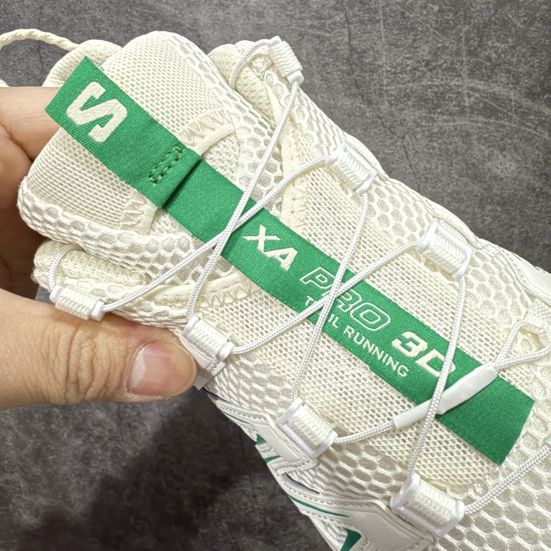 图片[6]-【666版本】SALOMON 萨洛蒙 XA PRO 3D 户外运动 网布减震防滑透气 低帮跑步鞋 男女同款 白绿 478874 全新品质 巅峰之作 所有配色均购物原版拆解1：1开发 原材料打造 非市场公版便宜货 私模大底 清洁度比市场所有版本都高 全套原纸板楦头开发 原厂网布配套 确保原汁原味 完美呈现版型 原档数据独家私模五层组合大底 男女鞋同步官方开发至46 原装Ortholite轻量化鞋垫 中底布带钢印编号 原厂TPU锁扣 进口港宝加持 后跟自然饱满 还原公司包裹性 鞋面采用SENSIFT贴合技术 全方位贴合包裹脚型 鞋跟部鞋底牵引设计 提供强大的抓地性能 更适应野外崎岖不平的道路 其3D ADVANCED CHASSIS底盘 材料轻量大化 钉齿设计更具稳定性 防护性 鞋底易磨损区运用CONTAGRIP高耐磨材料 应对城市硬质路面长距离跑考验 尺码：36 36.5 37.5 38 38.5 39 40 40.5 41 42 42.5 43 44 45 46-选品中心