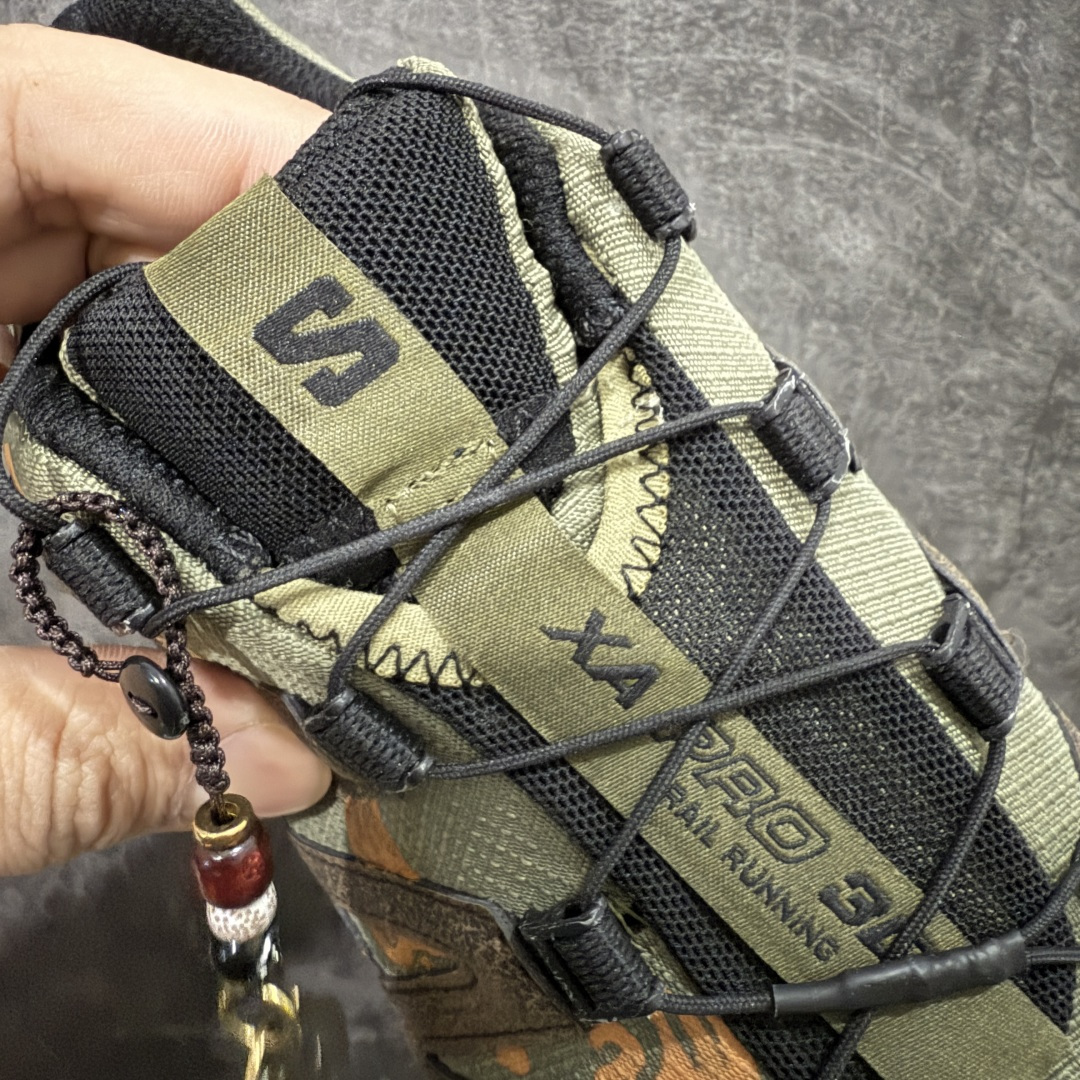 图片[6]-【GOAT纯原定制】SALOMON 萨洛蒙 XA PRO 3D 户外运动 网布减震防滑透气 低帮跑步鞋 男女同款绿棕色 马毛 马年限定477974 此款为定制款 下单定制周期为2天 全新品质 巅峰之作 所有配色均购物原版拆解1：1开发 原材料打造 非市场公版便宜货 私模大底 清洁度比市场所有版本都高 全套原纸板楦头开发 原厂网布配套 确保原汁原味 完美呈现版型 原档数据独家私模五层组合大底 男女鞋同步官方开发至47 原装Ortholite轻量化鞋垫 中底布带钢印编号 原厂TPU锁扣 进口港宝加持 后跟自然饱满 还原公司包裹性 鞋面采用SENSIFT贴合技术 全方位贴合包裹脚型 鞋跟部鞋底牵引设计 提供强大的抓地性能 更适应野外崎岖不平的道路 其3D ADVANCED CHASSIS底盘 材料轻量大化 钉齿设计更具稳定性 防护性 鞋底易磨损区运用CONTAGRIP高耐磨材料 应对城市硬质路面长距离跑考验 尺码：36 36.5 37.5 38 38.5 39 40 40.5 41 42 42.5 43 44 45 46 47-选品中心