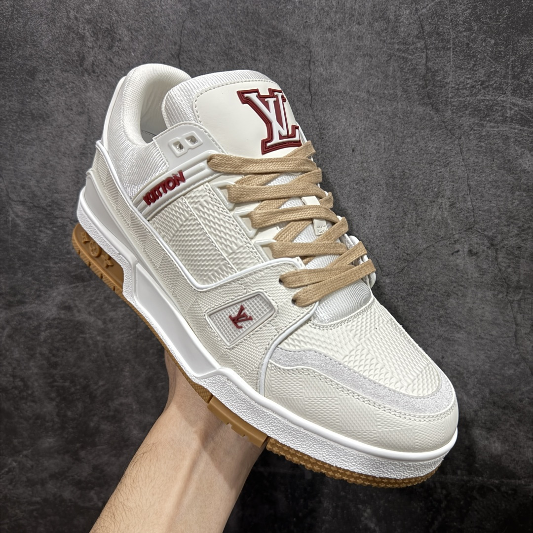 图片[3]-【天花板/Goat版】 市场最强版 没有之一的存在💪🏻 Louis Vuitton LV Trainer 系列全新版上架 手里有正品的可以对比下🆚懂货的看细节‼️ 此版品质是市场从未达到的新高度！ 整体版型 皮料 牛仔布的色差 压花纹路清晰度 后跟版型等等 都可以自行对比[机智]吊打市场所有货，怒甩十条街的那种，直接来正品对比图🆚，欢迎拿市场各大工厂的货来对比！ 尺码：35-45码-选品中心