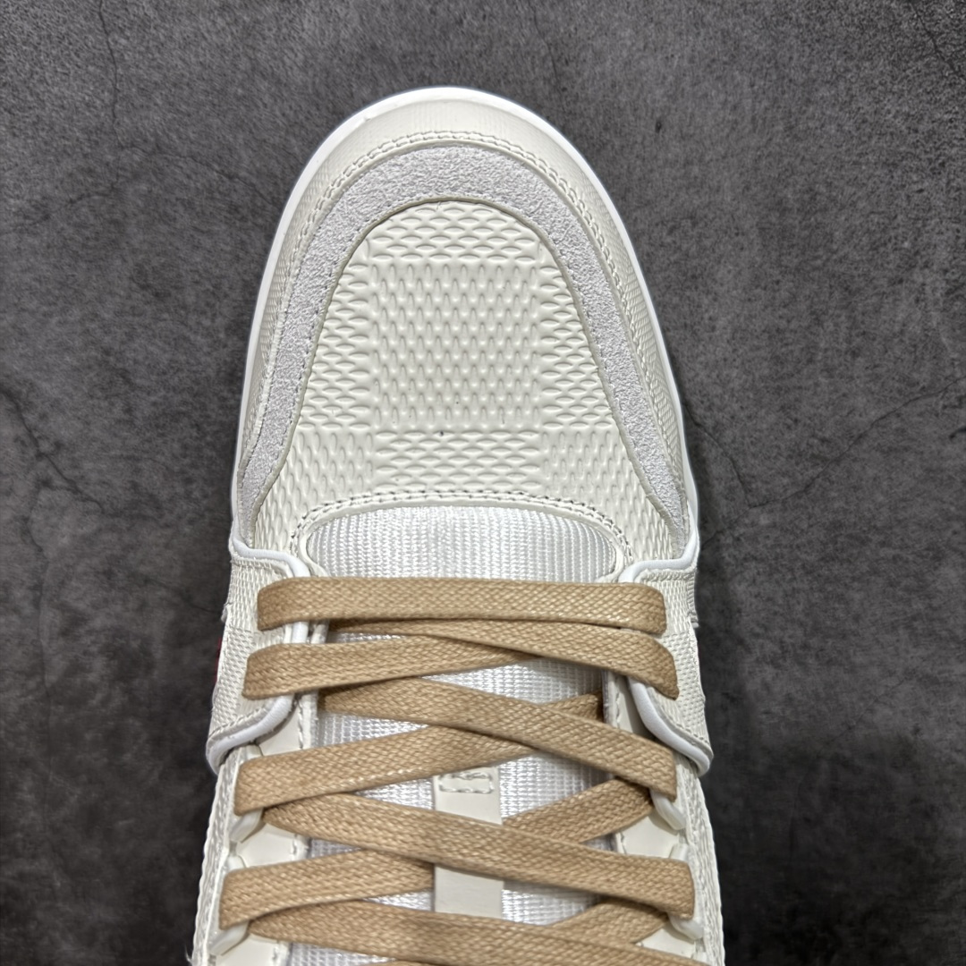 图片[5]-【天花板/Goat版】 市场最强版 没有之一的存在💪🏻 Louis Vuitton LV Trainer 系列全新版上架 手里有正品的可以对比下🆚懂货的看细节‼️ 此版品质是市场从未达到的新高度！ 整体版型 皮料 牛仔布的色差 压花纹路清晰度 后跟版型等等 都可以自行对比[机智]吊打市场所有货，怒甩十条街的那种，直接来正品对比图🆚，欢迎拿市场各大工厂的货来对比！ 尺码：35-45码-选品中心