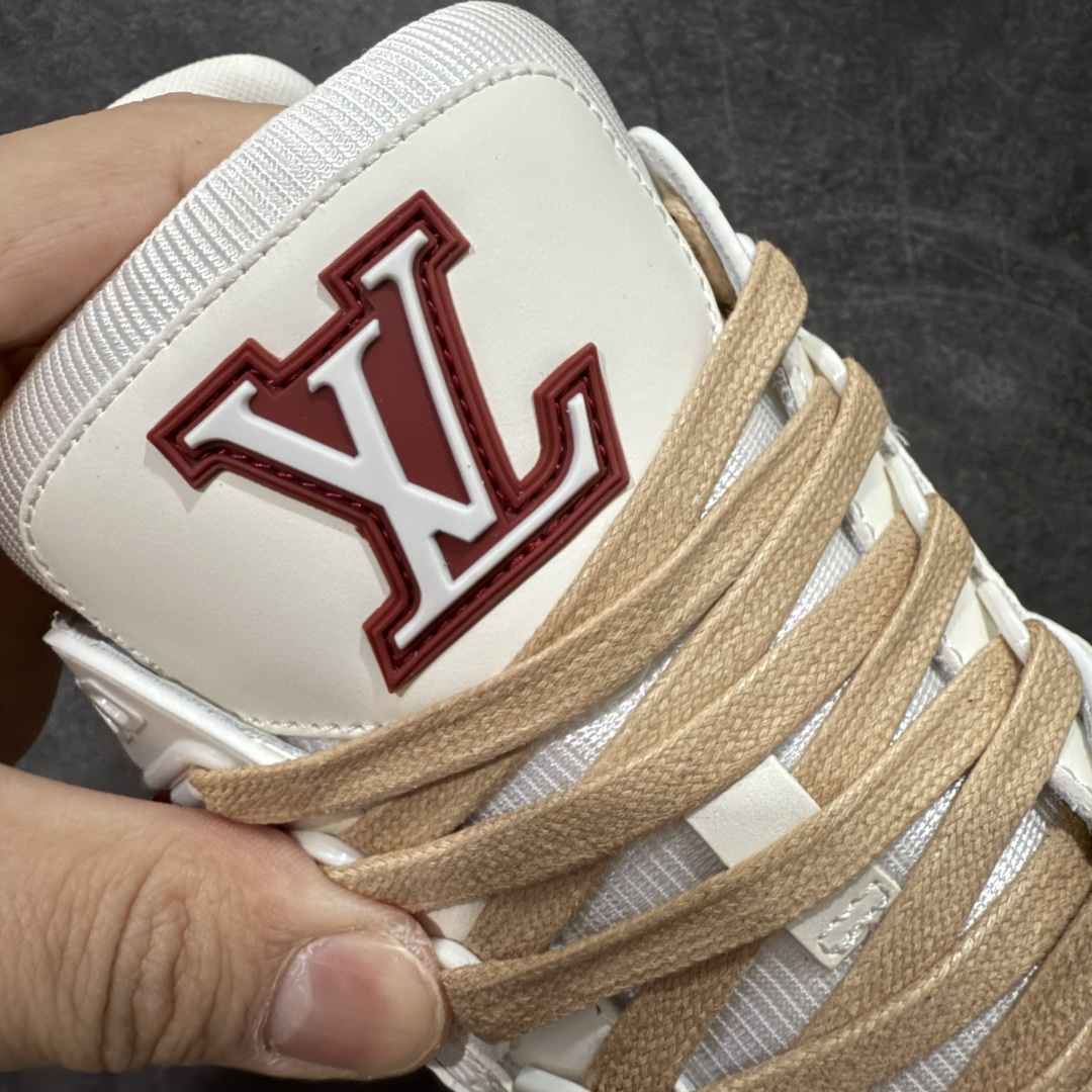 图片[6]-【天花板/Goat版】 市场最强版 没有之一的存在💪🏻 Louis Vuitton LV Trainer 系列全新版上架 手里有正品的可以对比下🆚懂货的看细节‼️ 此版品质是市场从未达到的新高度！ 整体版型 皮料 牛仔布的色差 压花纹路清晰度 后跟版型等等 都可以自行对比[机智]吊打市场所有货，怒甩十条街的那种，直接来正品对比图🆚，欢迎拿市场各大工厂的货来对比！ 尺码：35-45码-选品中心