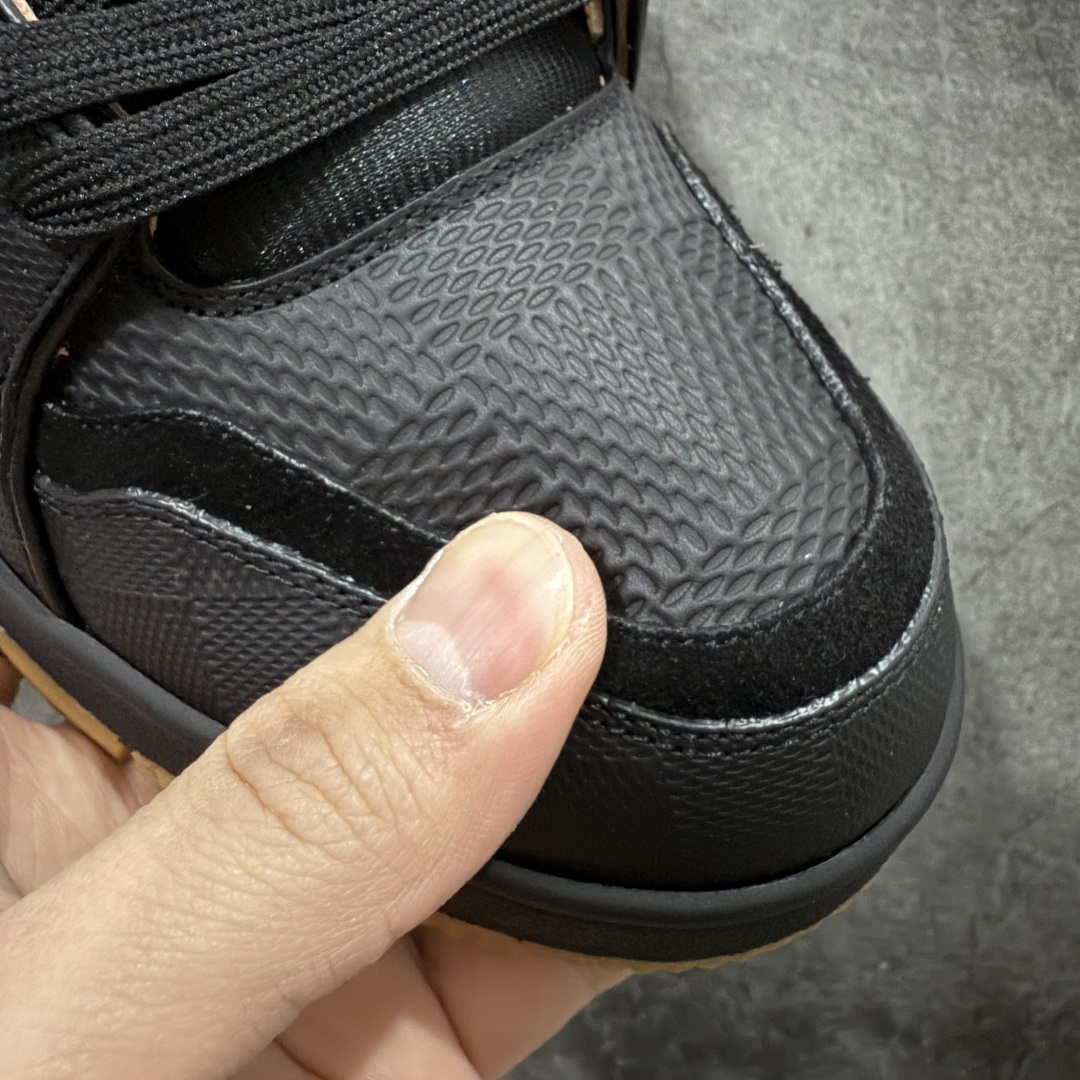 图片[5]-【天花板/Goat版】 市场最强版 没有之一的存在💪🏻 Louis Vuitton LV Trainer 系列全新版上架 手里有正品的可以对比下🆚懂货的看细节‼️ 此版品质是市场从未达到的新高度！ 整体版型 皮料 牛仔布的色差 压花纹路清晰度 后跟版型等等 都可以自行对比[机智]吊打市场所有货，怒甩十条街的那种，直接来正品对比图🆚，欢迎拿市场各大工厂的货来对比！ 尺码：35-45码-选品中心