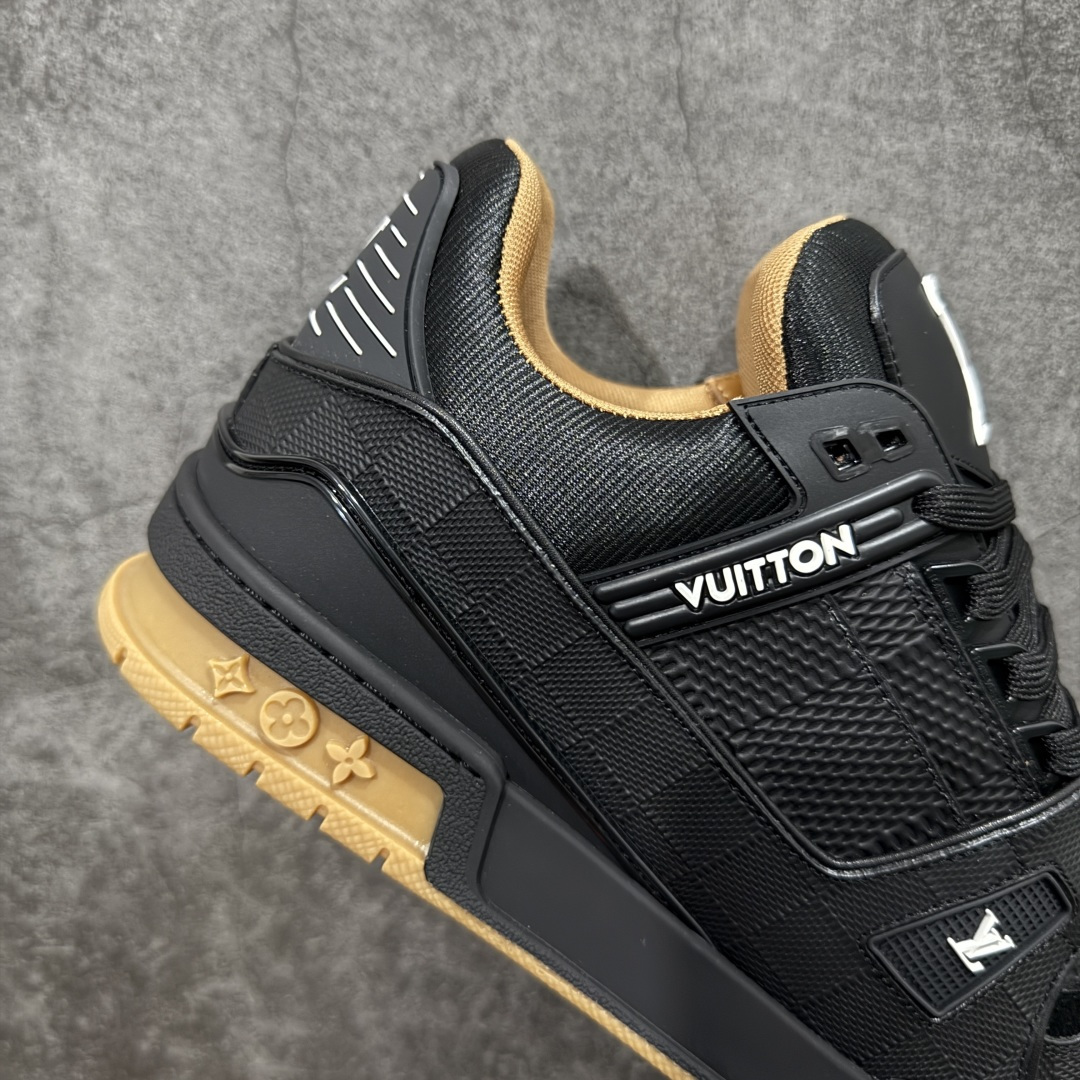 图片[7]-【天花板/Goat版】 市场最强版 没有之一的存在💪🏻 Louis Vuitton LV Trainer 系列全新版上架 手里有正品的可以对比下🆚懂货的看细节‼️ 此版品质是市场从未达到的新高度！ 整体版型 皮料 牛仔布的色差 压花纹路清晰度 后跟版型等等 都可以自行对比[机智]吊打市场所有货，怒甩十条街的那种，直接来正品对比图🆚，欢迎拿市场各大工厂的货来对比！ 尺码：35-45码-选品中心