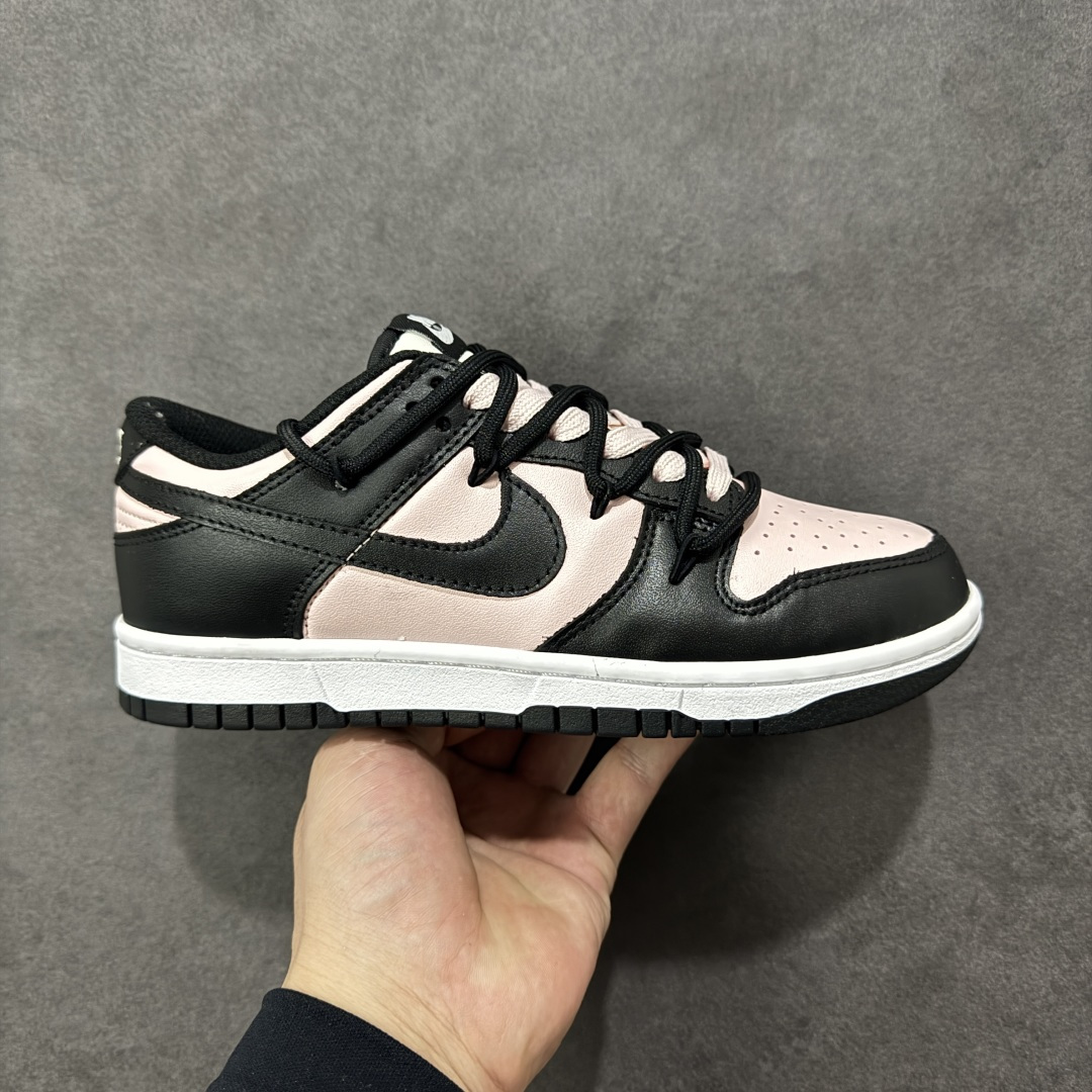 【定制K版】Nike Dunk Low Retro DIY高端定制耐克 低帮休闲运动板鞋 原装头层材料 用料绝不含糊 独家版型蒸餾加工帶來的是更好的视觉和脚感体验 清洁度 电绣工艺 皮料切割干净无任何毛边 细节完美 货号:CW1590-100 尺码:35.5 36 36.5 37.5 38 38.5 39 40 40.5 41 编码:XZB280290-选品中心